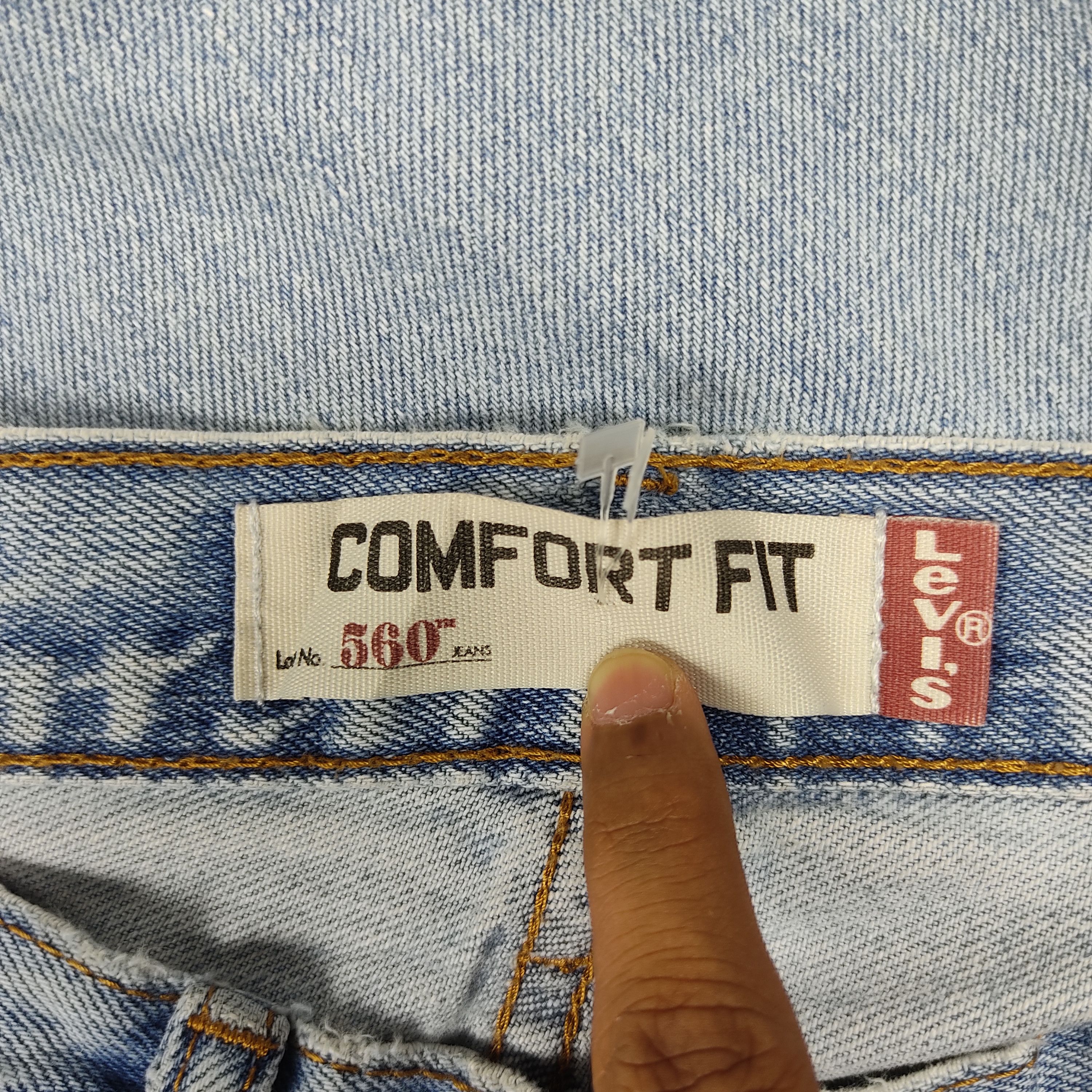 Levi's × Vintage Vintage Levis 560 Blue Light Wash Jeans L343 Size US 33 - 14 Thumbnail