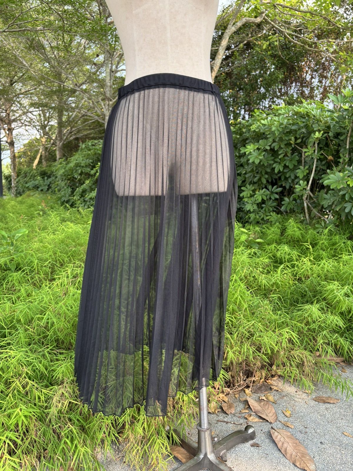 Japanese Brand Black mesh skirt by Madam Rituko Size 29" - 2 Thumbnail