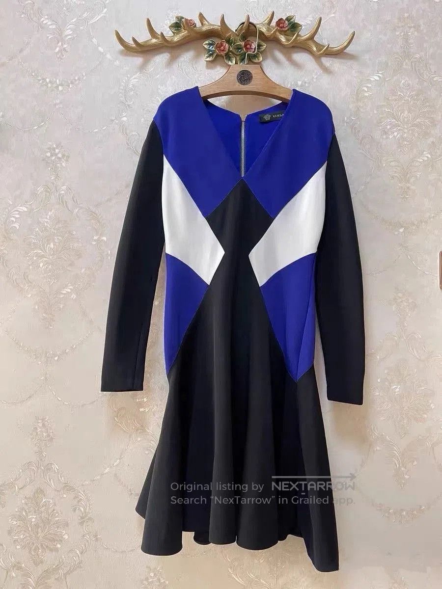 Versace Versace Runway Authentic Dress. Size M / US 6-8 / IT 42-44 - 1 Thumbnail