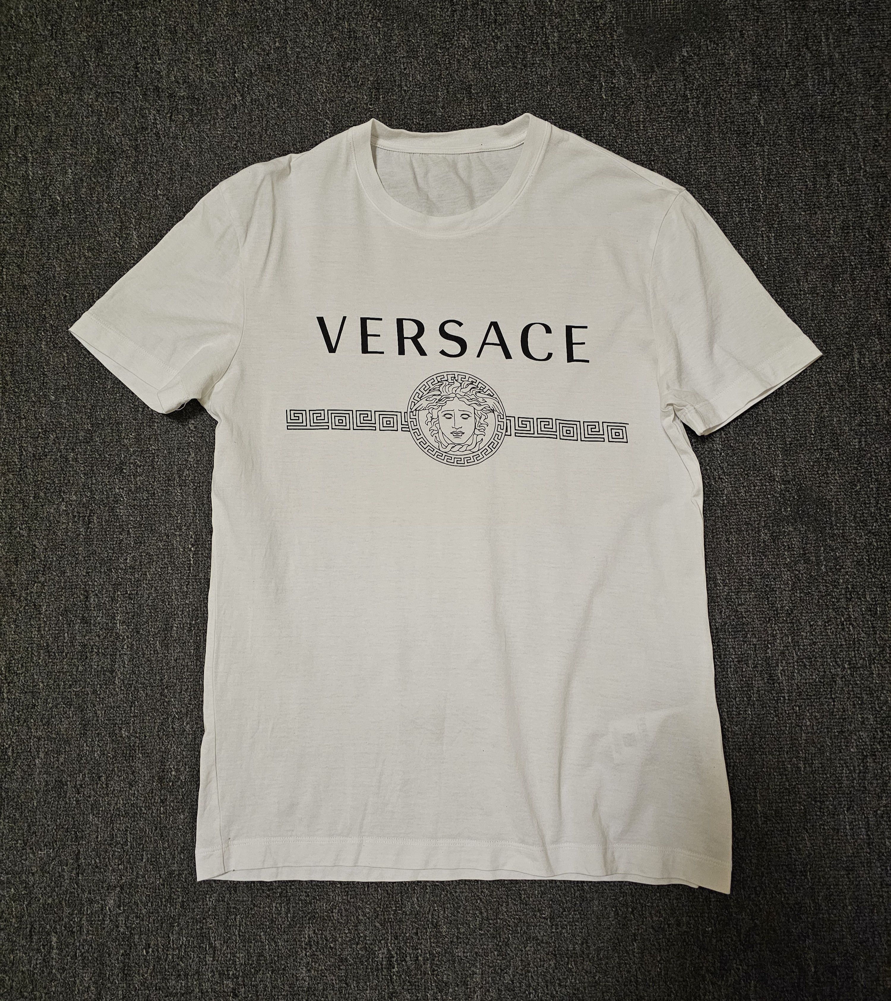 大特価 意味 Versace Versace men's Grailed | S size t-shirts white トップス