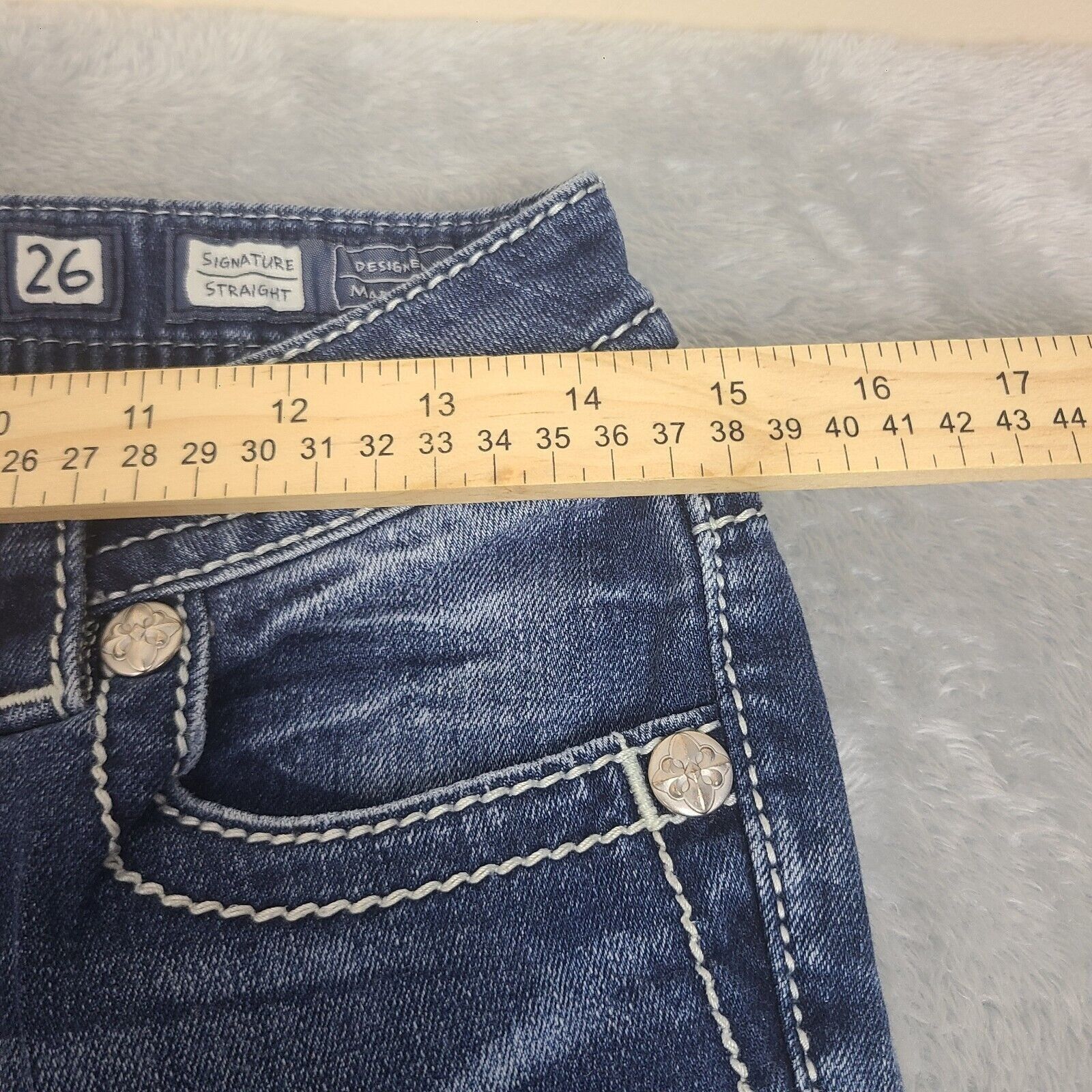 Miss Me Miss Me Jeans Sz 26 Signature Straight FIt Rhinestone Low Ri Size 26" / US 2 / IT 38 - 5 Thumbnail
