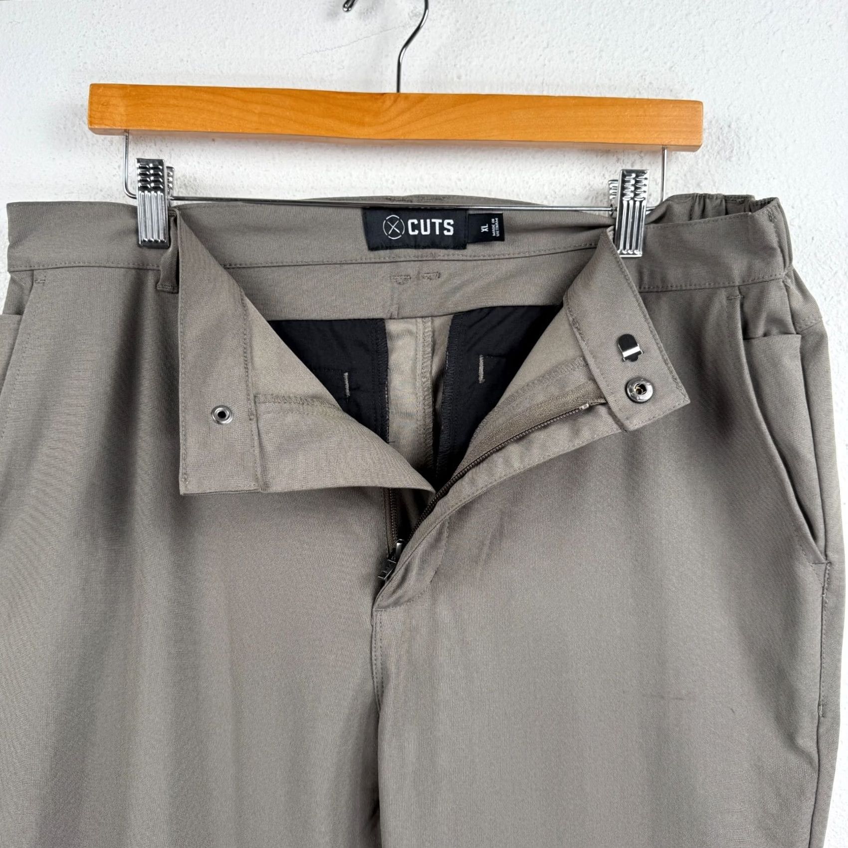 Cuts Cuts Clothing AO Joggers Mens XL Gray Tapered Leg Performance Drawstring? (Note: Original includes Elastic Waist, Flat Front, Zip, Polyester) Size US 34 / EU 50 - 7 Thumbnail