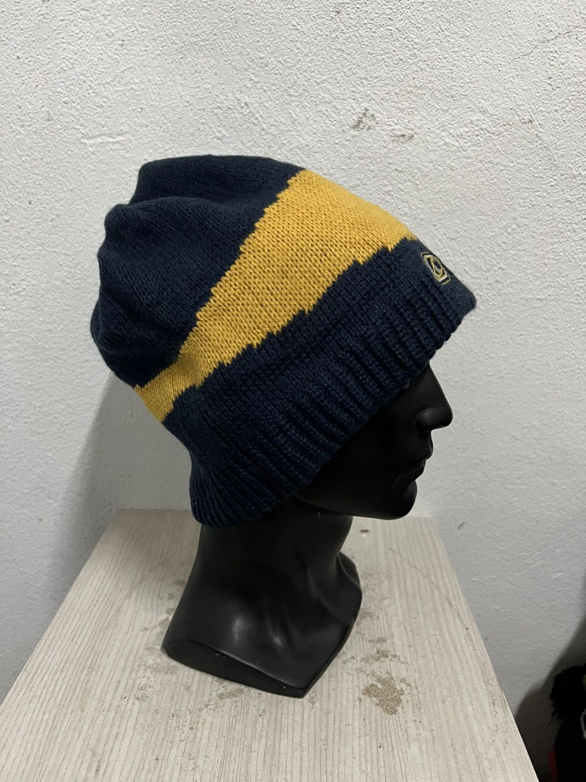 O'Neill Vintage Oneill Small Logo Beanie Hat Size ONE SIZE - 4 Thumbnail