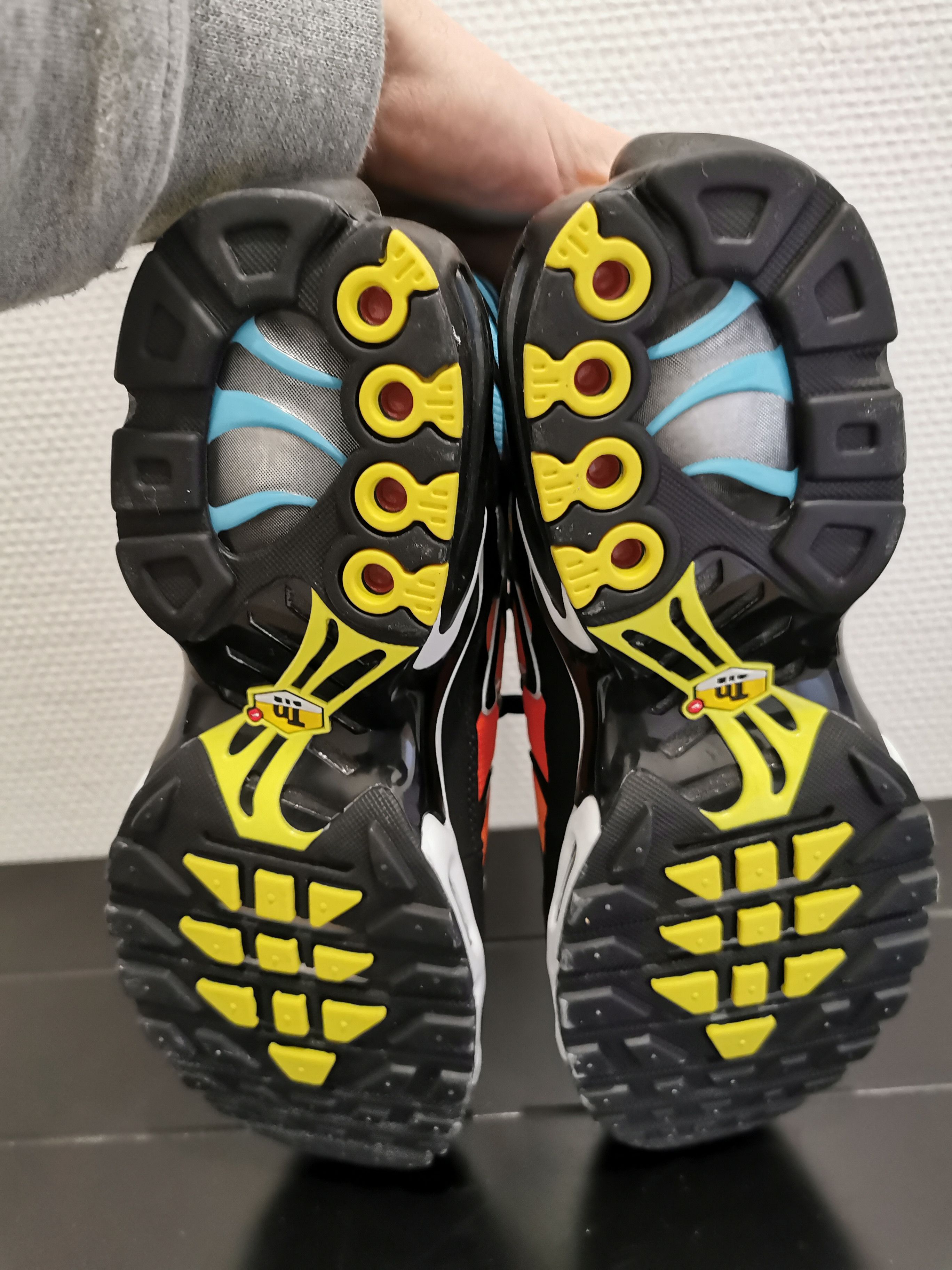 Nike Nike Air Max Plus TN Size US 9.5 / EU 42-43 - 4 Thumbnail