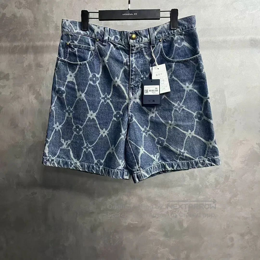 louis vuitton blue logo denim shorts.