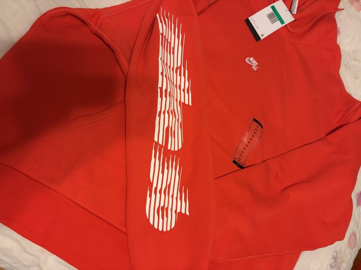 Nike Nike Men's Red Sb Motion Hoodie Size US XL / EU 56 / 4 - 2 Thumbnail