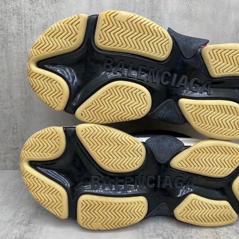 Balenciaga Balenciaga Triple Sneakers Black Red Size 37-2506 Size US 6 / EU 39 - 8 Thumbnail