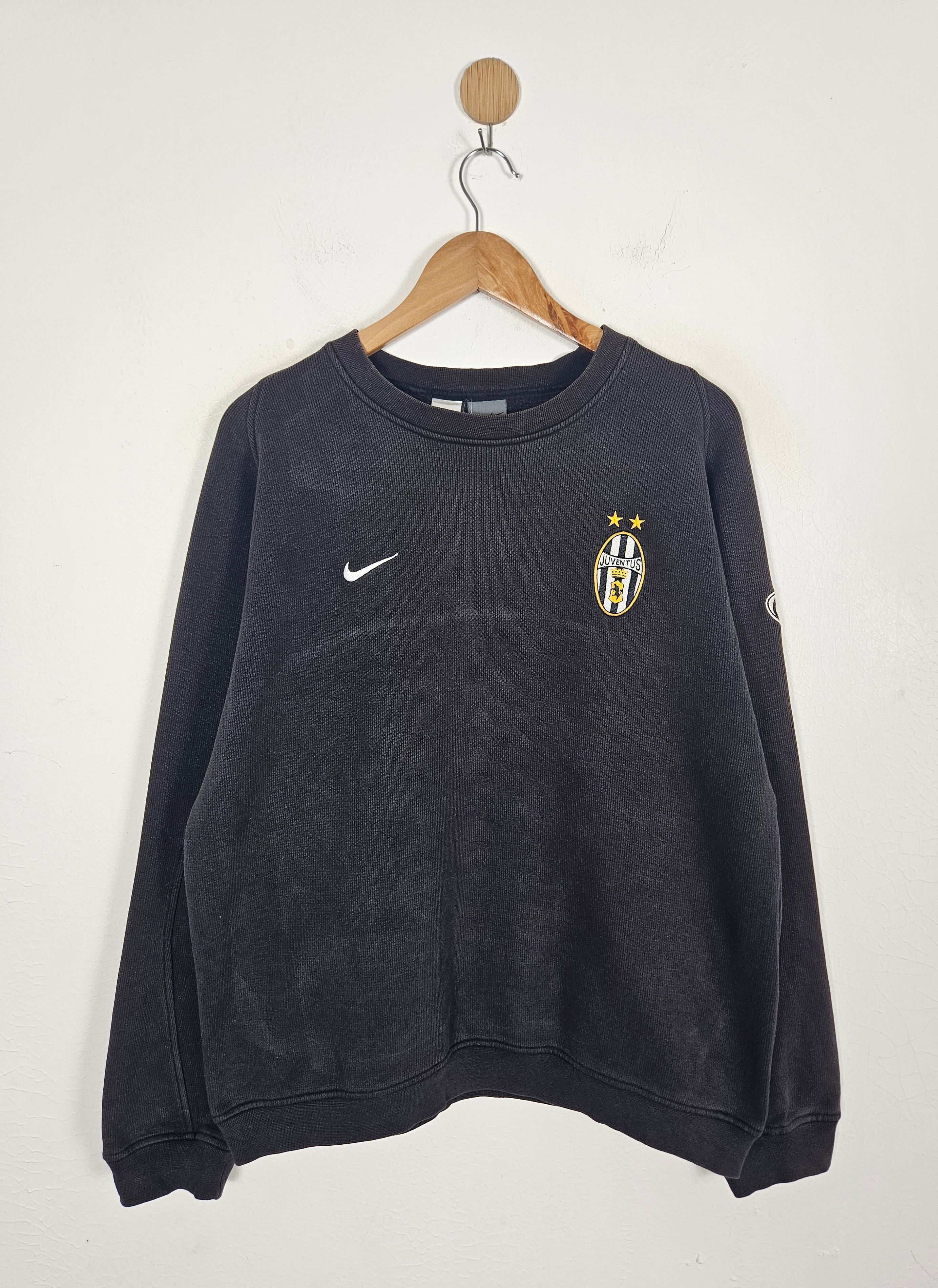 Nike Vintage Nike Swoosh Juventus Serie A Sweatshirt Size US M / EU 48-50 / 2 - 1 Thumbnail