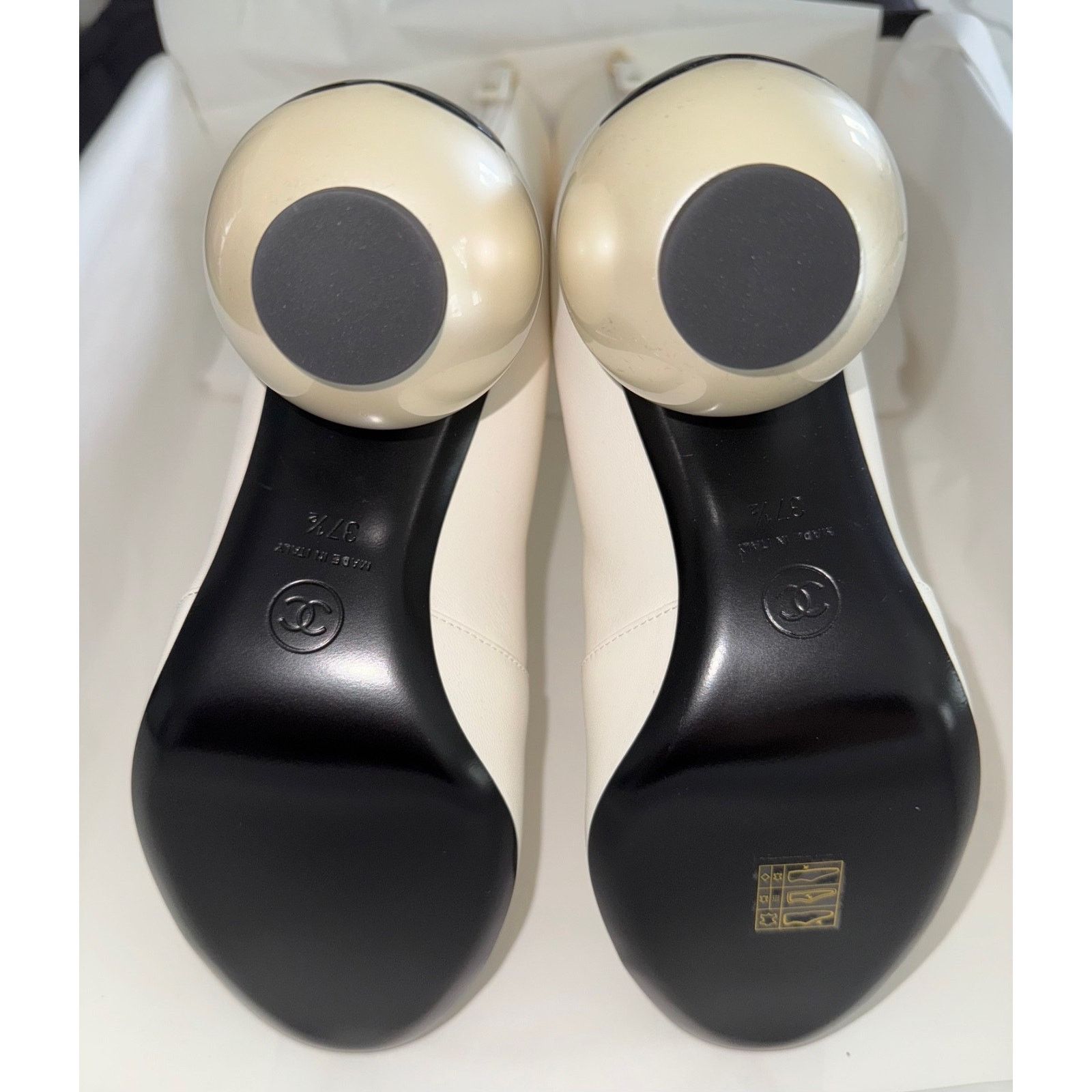 Chanel 25K Pearl Ball Heel CC Logo Stretch Midcalf Boot 37.5 Size US 7.5 / IT 37.5 - 24 Thumbnail