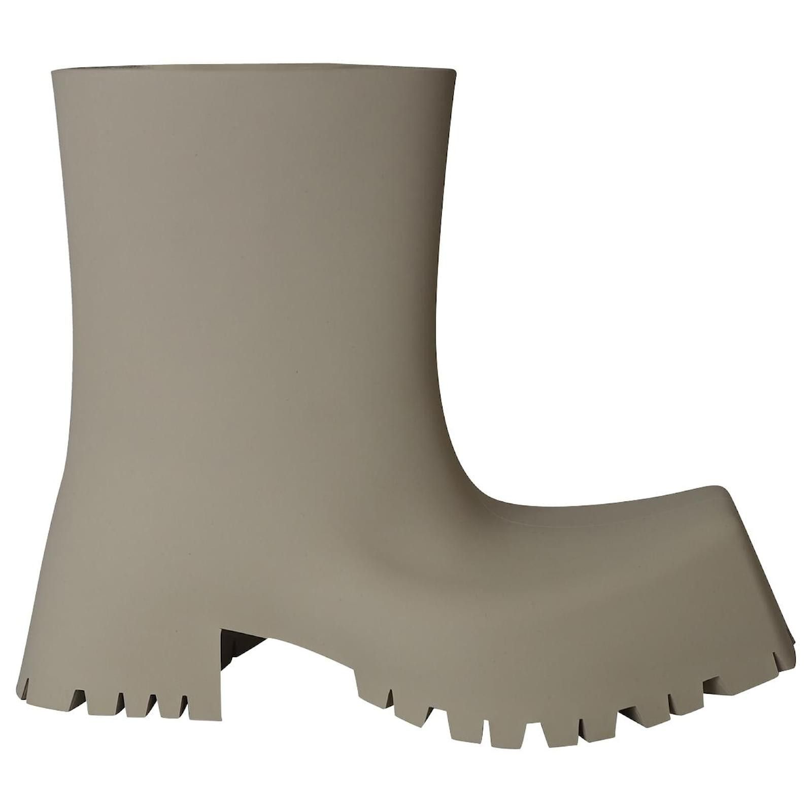 o1mt1gz0524 Trooper Rubber Boots in Beige