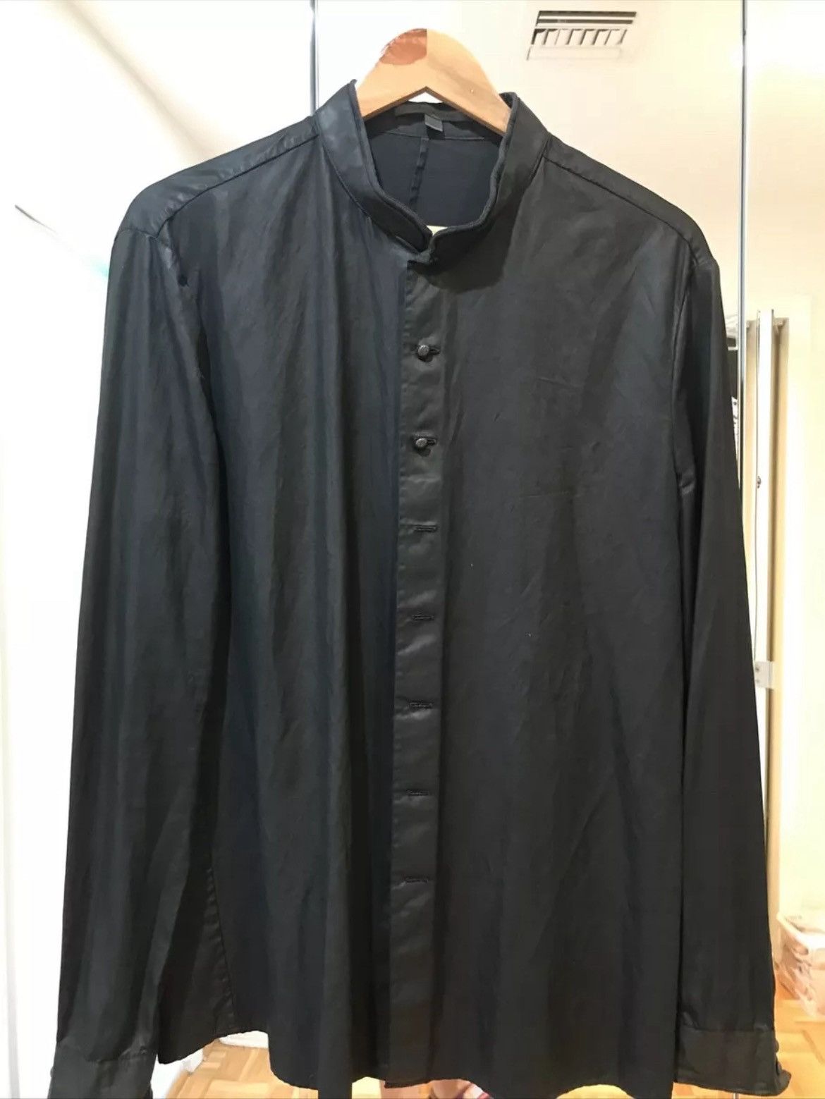 John Varvatos coated stand collar SHIRT Size medium. Size US M / EU 48-50 / 2 - 4 Thumbnail