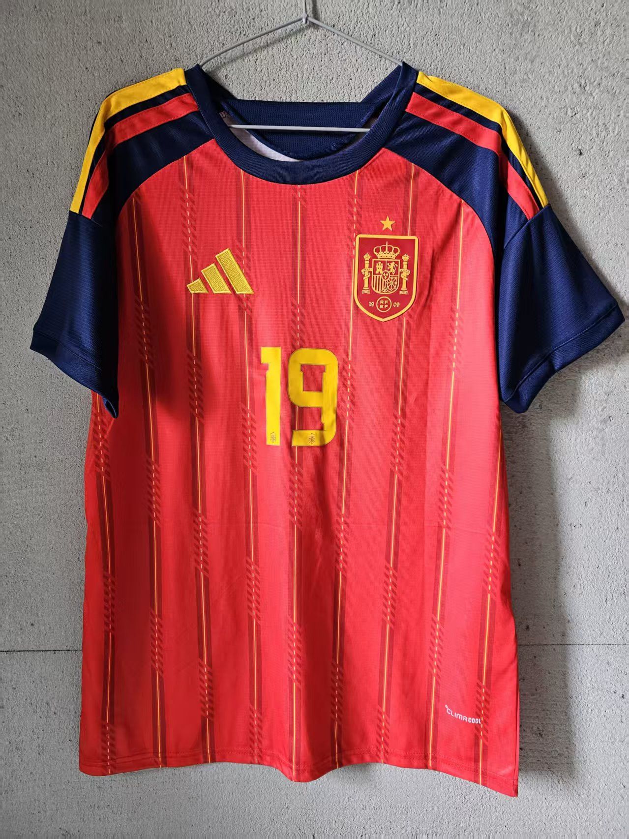 Other Lamine Yamal Jersey 2025 26 Spain Home Size US XL / EU 56 / 4 - 1 Thumbnail