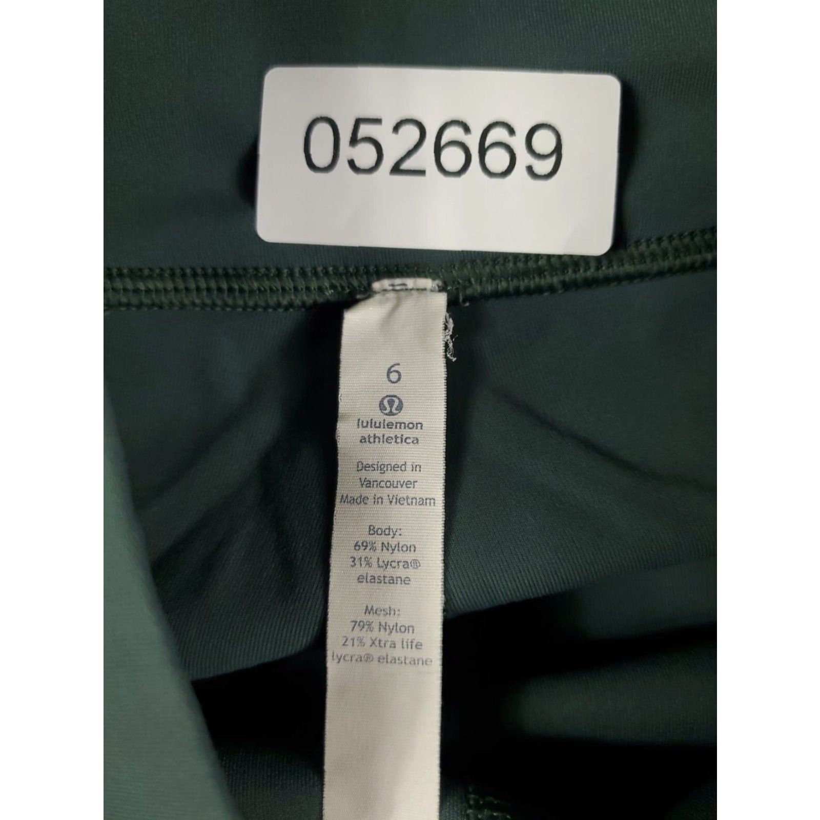 Lululemon Leggings Womens Green Size 6 Cropped Capri Athleisure Activewear