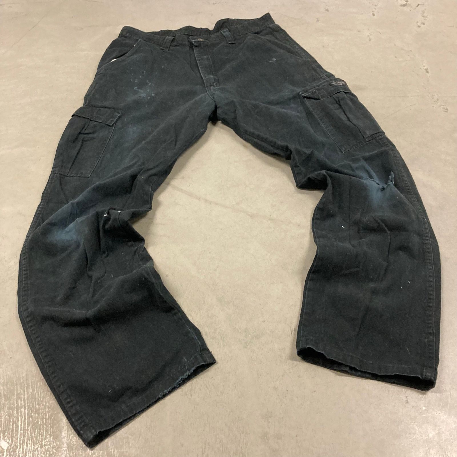 Vintage × Wrangler vintage thrashed wrangler cargo pants 34x32 Size US 34 / EU 50 - 1 Thumbnail