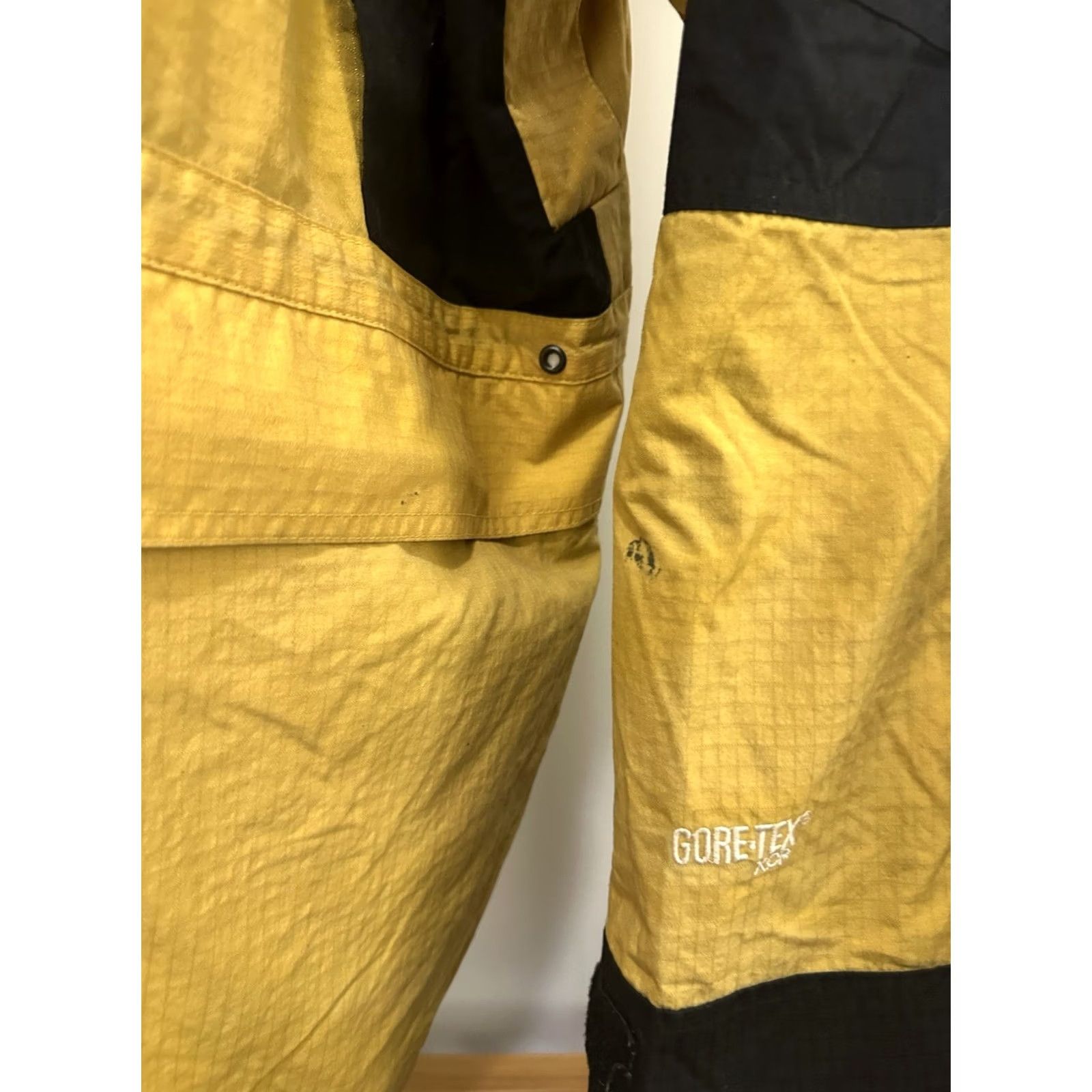 The North Face VTG 90s The North Face Summit Series Yellow Snow Full Zip Parka Jacket XL Mens Size US XL / EU 56 / 4 - 3 Thumbnail