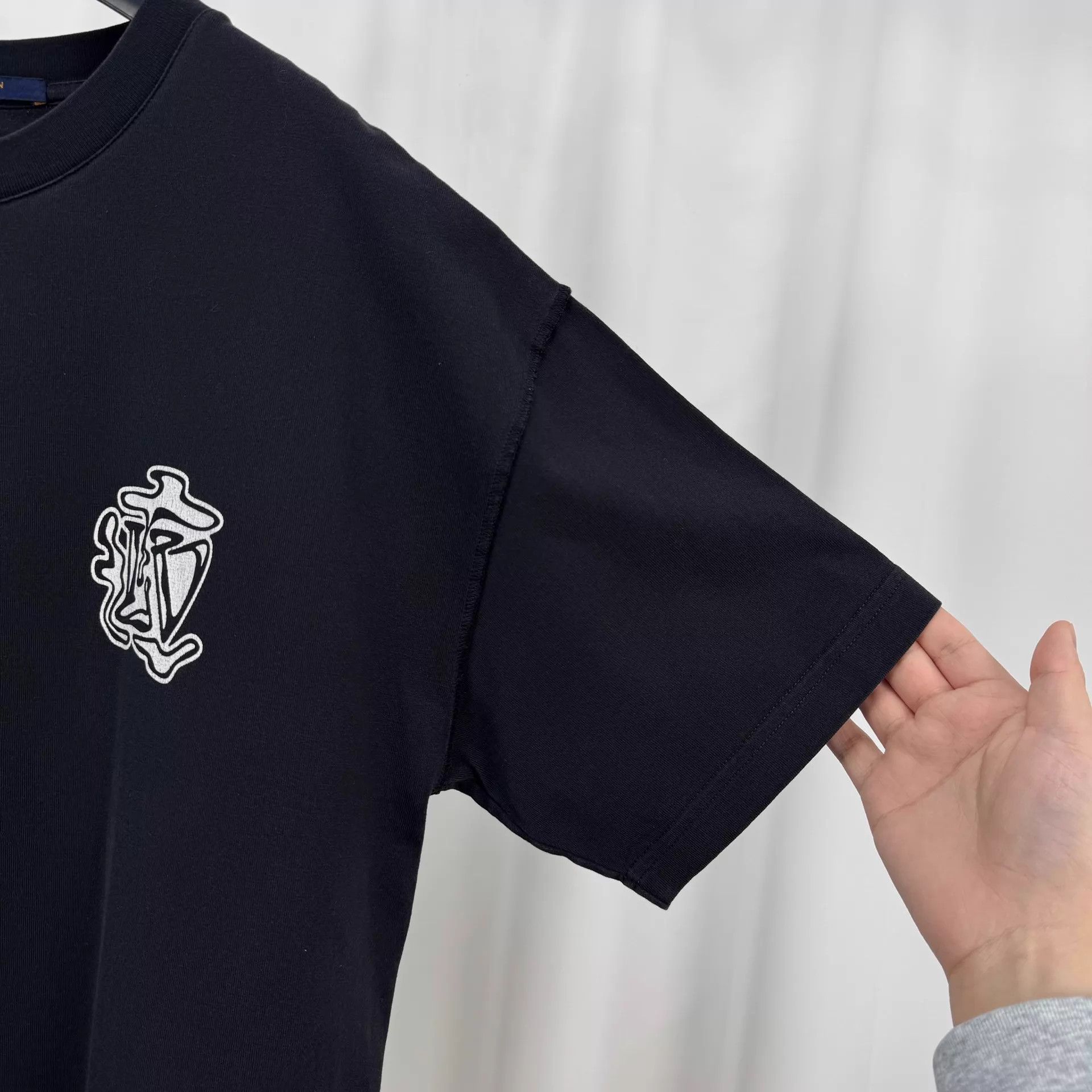 Louis Vuitton Louis Vuitton Smoke Monogram SS Tee S 98 New Size US S / EU 44-46 / 1 - 4 Thumbnail