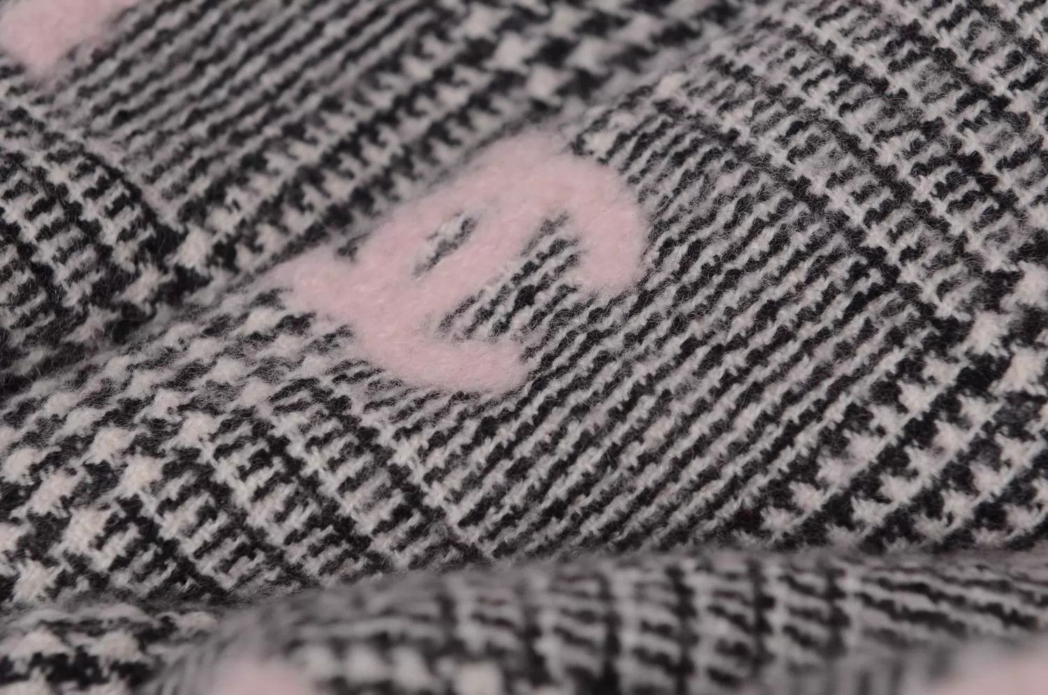 Chanel Chanel Women's Scarf Size ONE SIZE - 6 Thumbnail