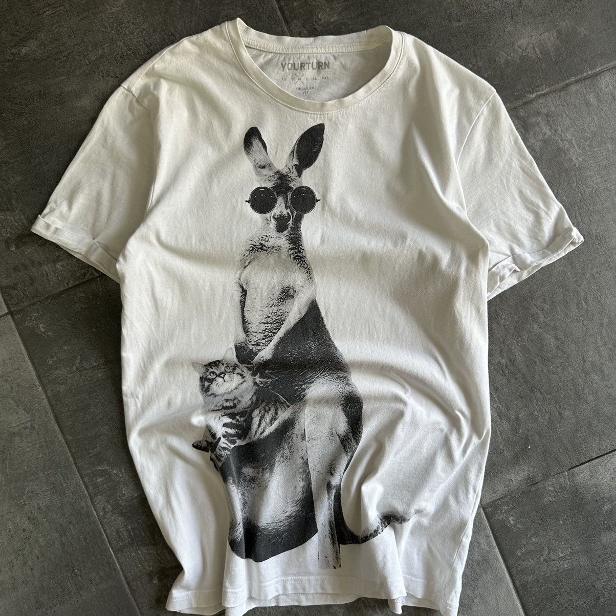 Vintage Vintage Japanese Style T-shirts Kangaroo And Cat Big Logo Size US M / EU 48-50 / 2 - 3 Thumbnail