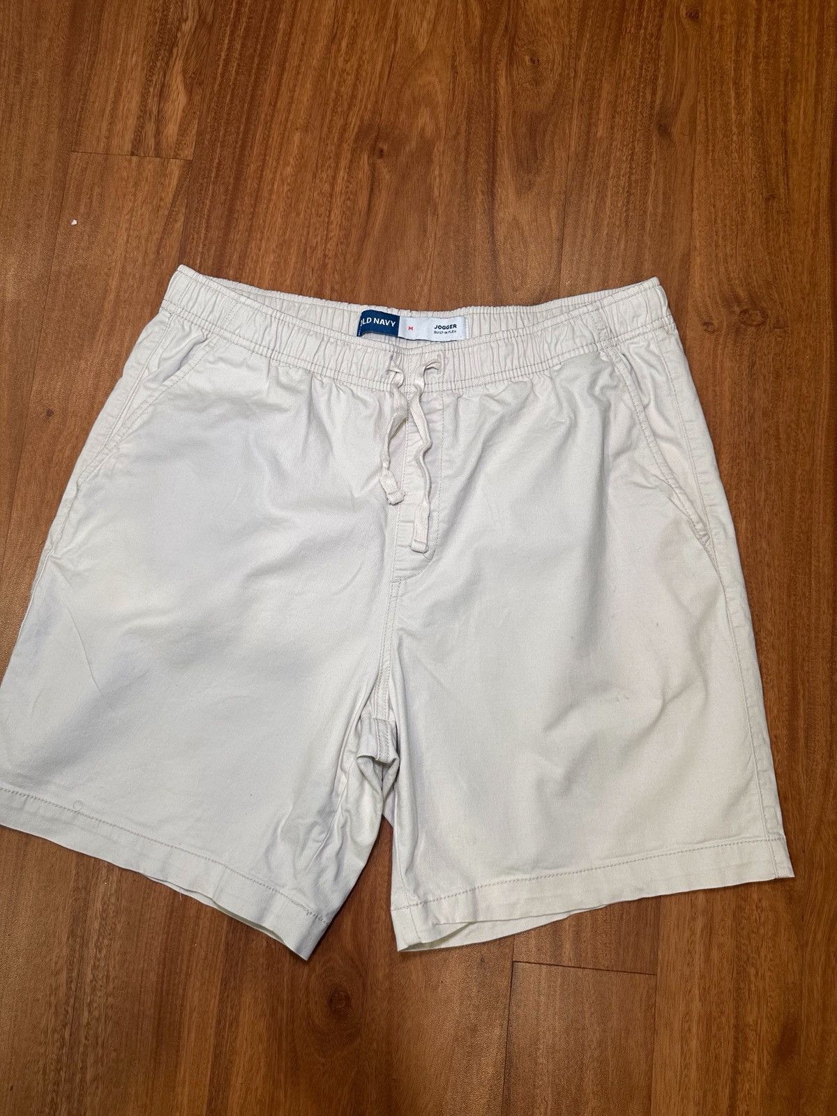 Old Navy Old Navy Jogger Flex Shorts Cream Off-White Men’s Medium Size US 34 / EU 50 - 1 Thumbnail