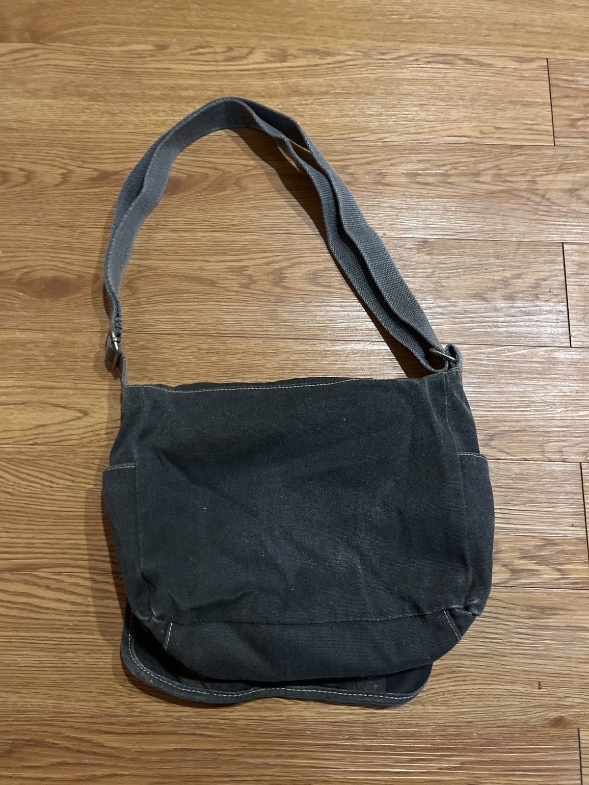Vintage vintage y2k grey canvas shoulder bag with belt Size ONE SIZE - 2 Thumbnail