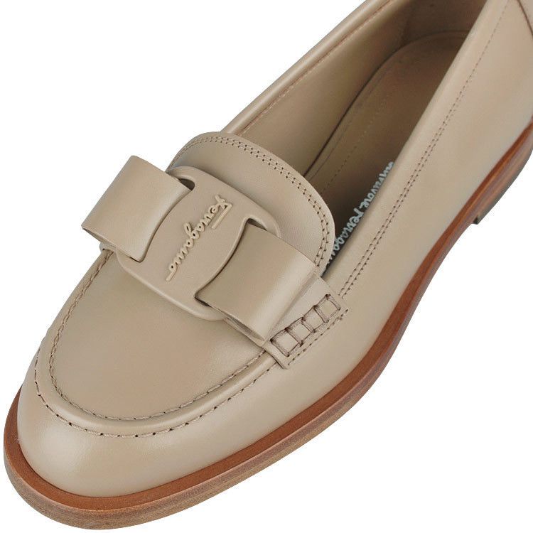 Salvatore Ferragamo o1s1rm0724 Vivaldo Leather Loafers in Ivory Size US 6.5 / IT 36.5 - 2 Thumbnail