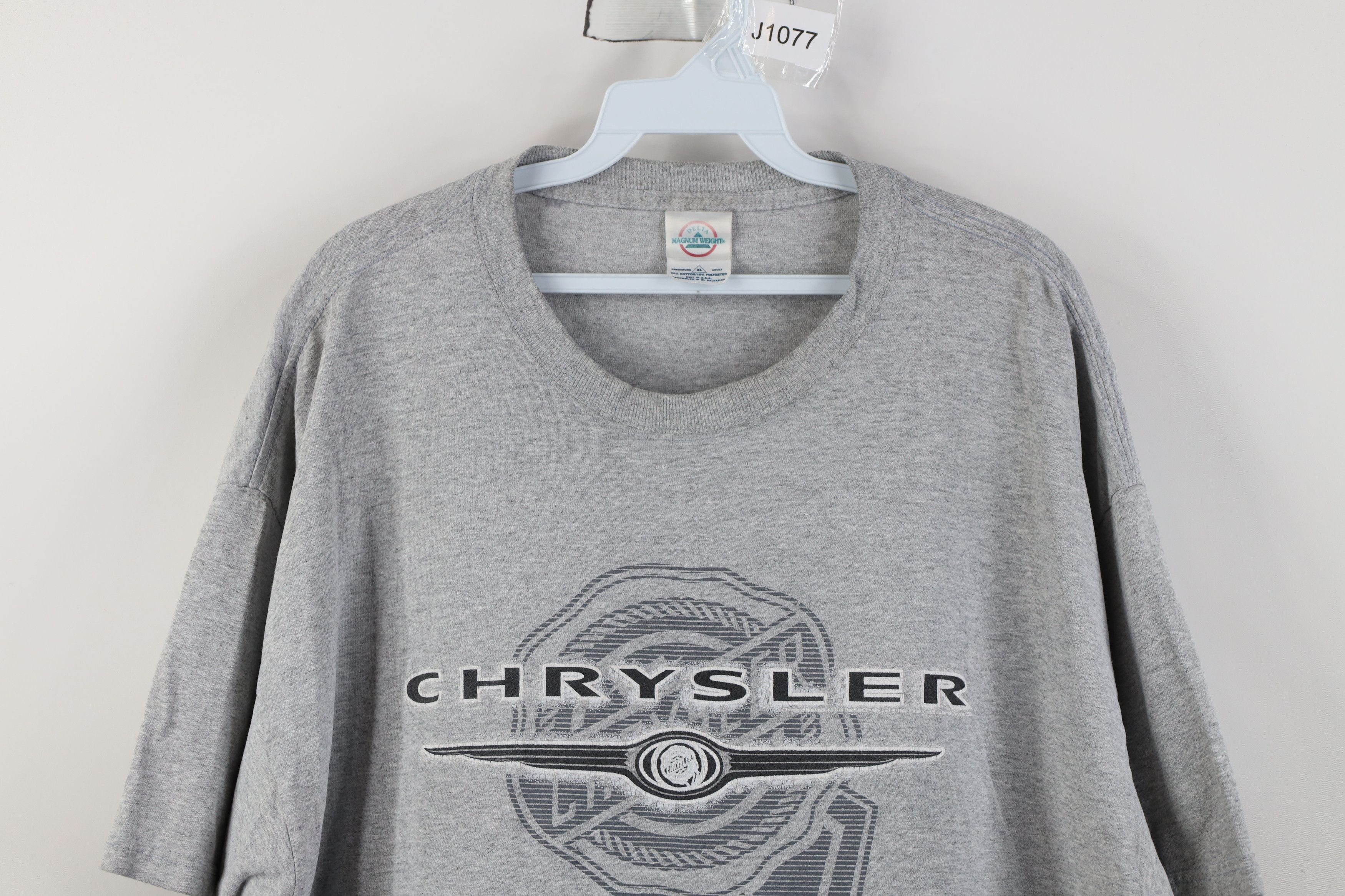Vintage Vintage Y2K 2004 Daimler Chrysler Motors Car T-Shirt Gray Size US XL / EU 56 / 4 - 2 Thumbnail