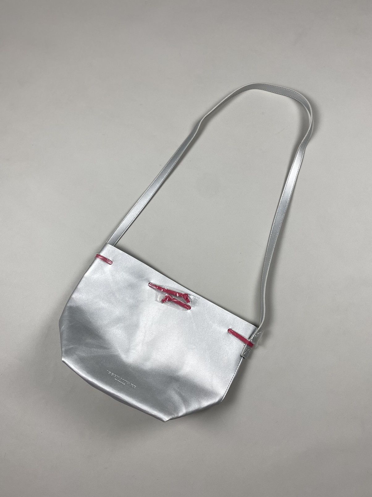 Issey Miyake × Japanese Brand Issey Miyake Parfums Shoulder Bag Size ONE SIZE - 1 Thumbnail