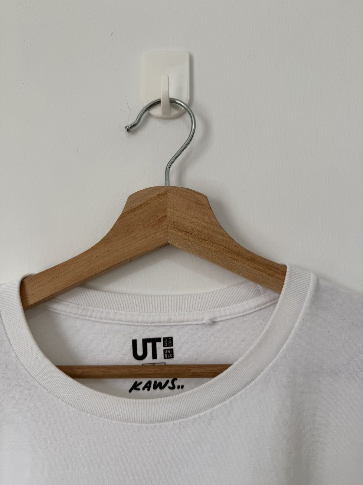 Kaws × Uniqlo Uniqlo Kaws Tee Size US XL / EU 56 / 4 - 3 Thumbnail