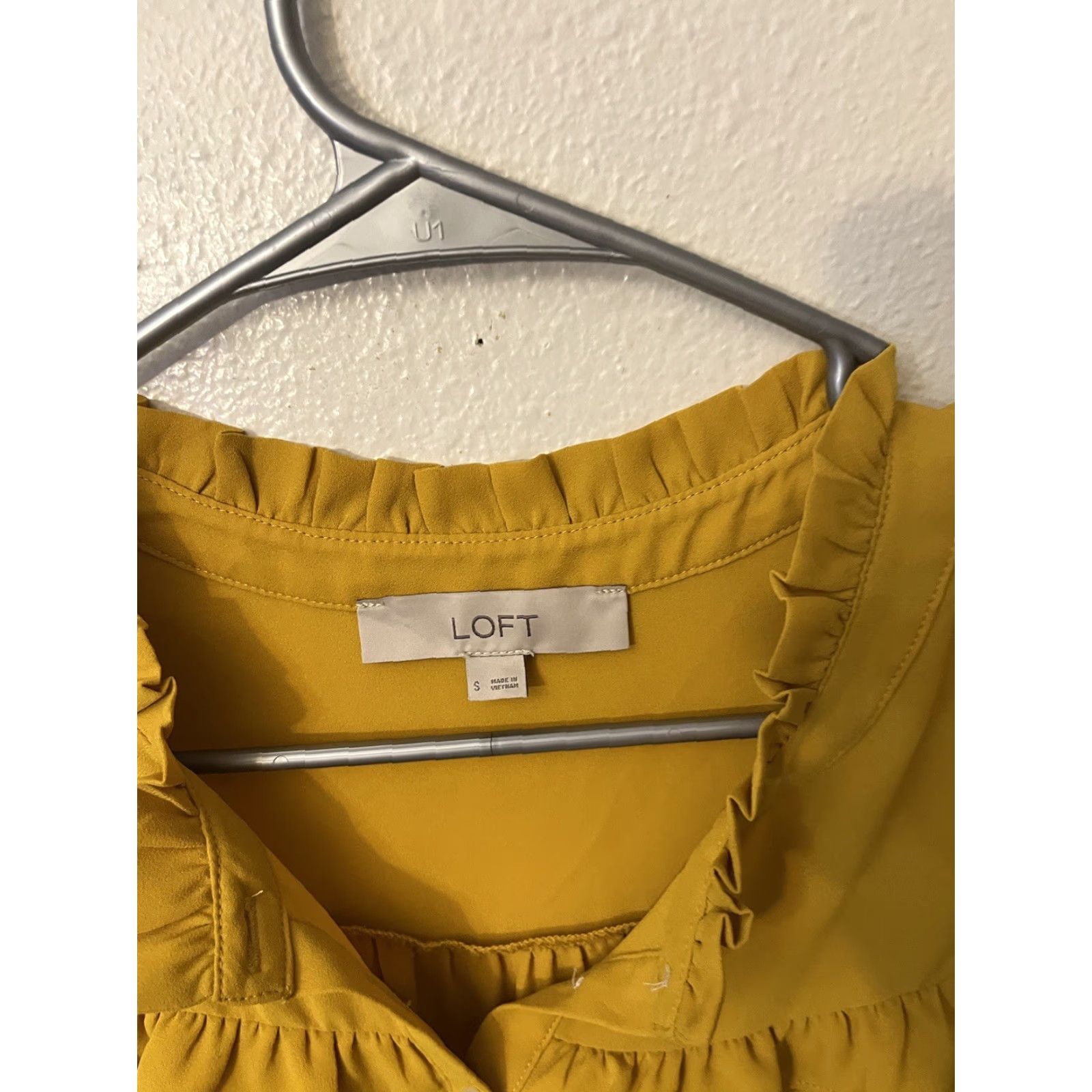 Loft LOFT Shirt Women Sleeveless Yellow High Neck Button Ruffle Blouse Top S Casual Party/Cocktail Travel Knit Rayon Regular Summer Fall Spring Women Size S / US 4 / IT 40 - 3 Thumbnail