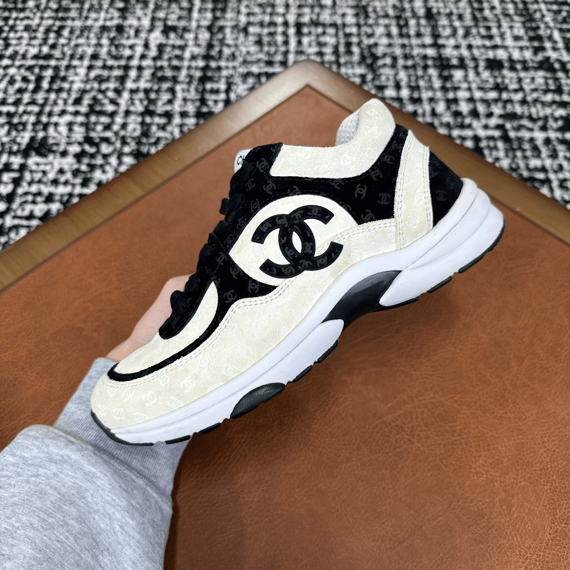 Chanel Chanel Casual Black Lowtop Sneakers it_37 Women Size US 7 / IT 37 - 1 Thumbnail