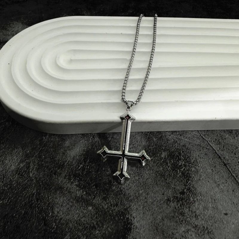 Vintage cross pendant necklace Size ONE SIZE - 1 Thumbnail