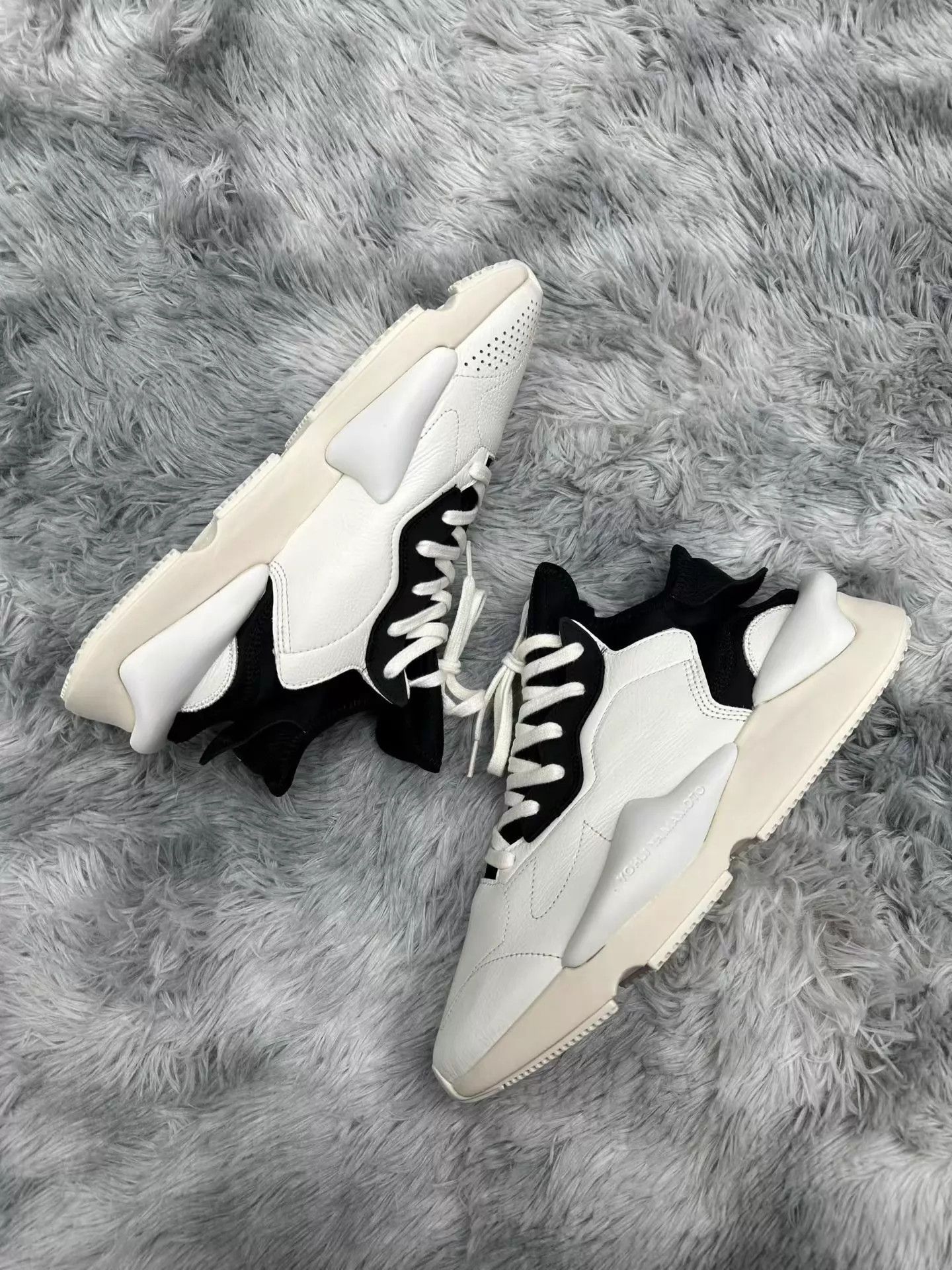 Y-3 Y-3 kaiwa black white casual 44.5 BNIB Size US 11.5 / EU 44-45 - 2 Thumbnail