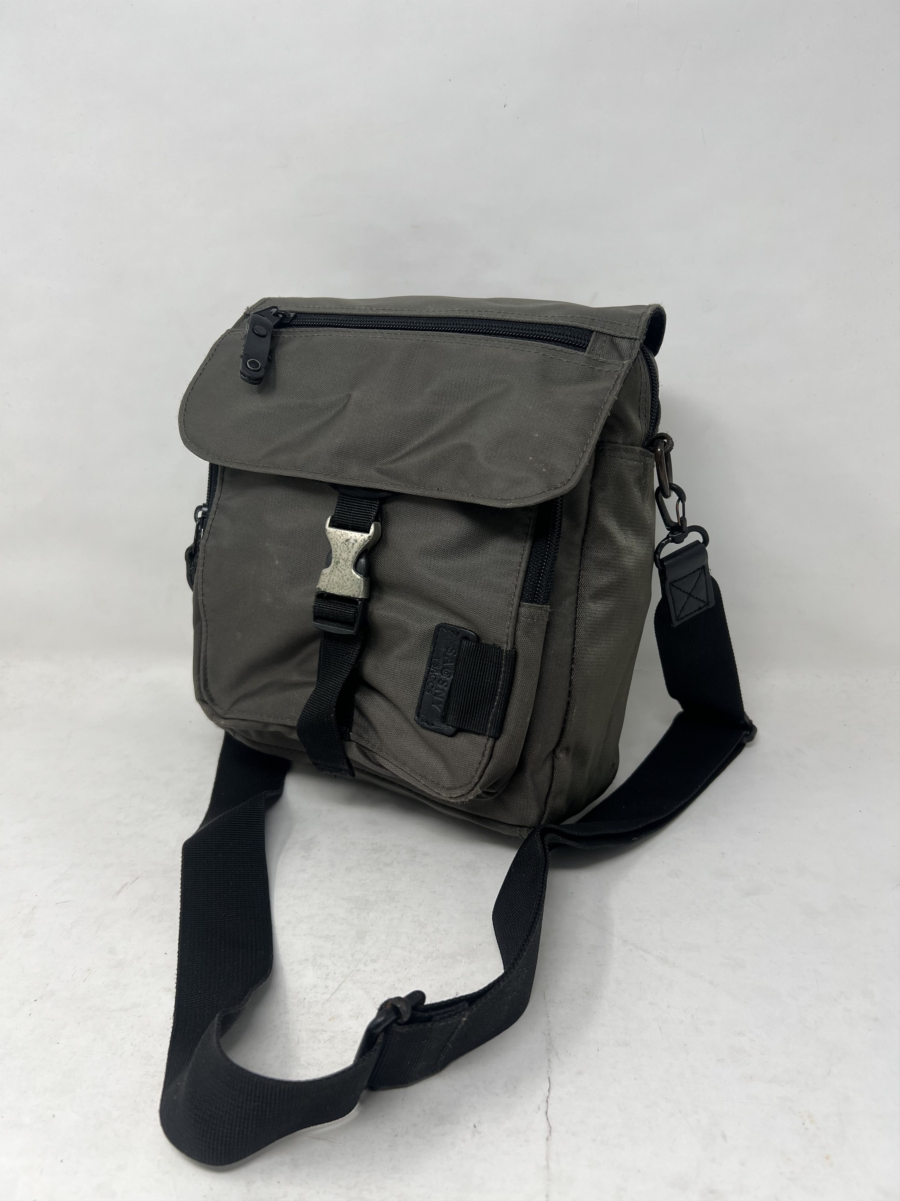 Japanese Brand Y'saccs Sacsny Crossbody Sling Bag Size ONE SIZE - 1 Thumbnail