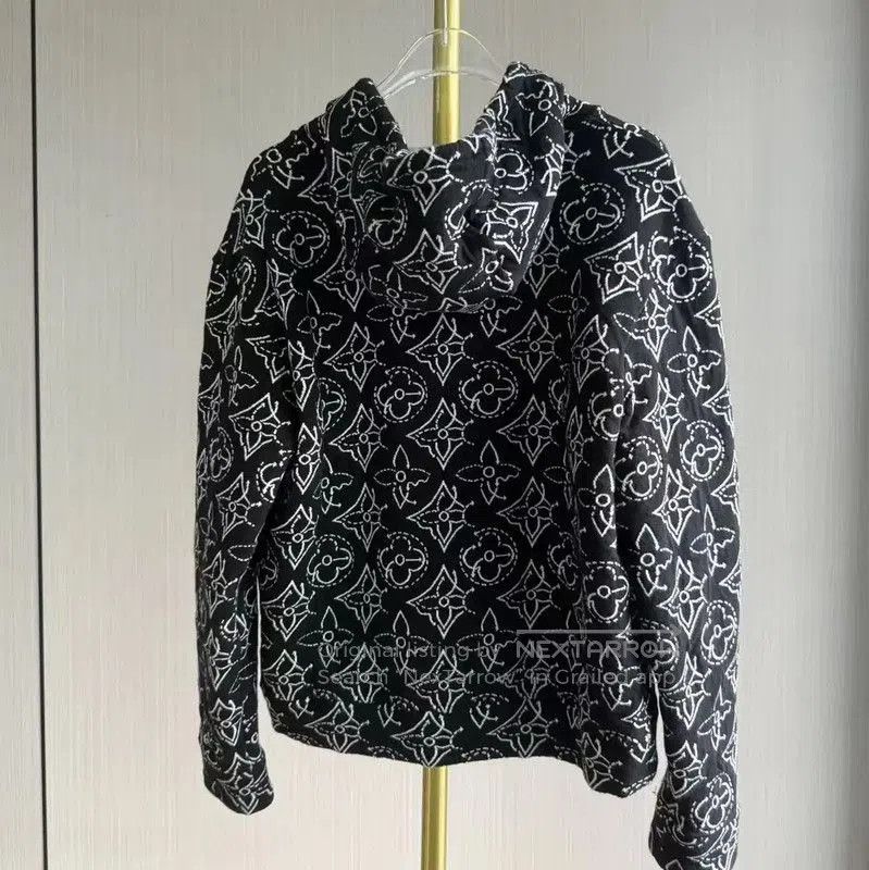 Louis Vuitton Louis Vuitton Black Cotton Hoodie for Women . Size XS / US 0-2 / IT 36-38 - 2 Thumbnail