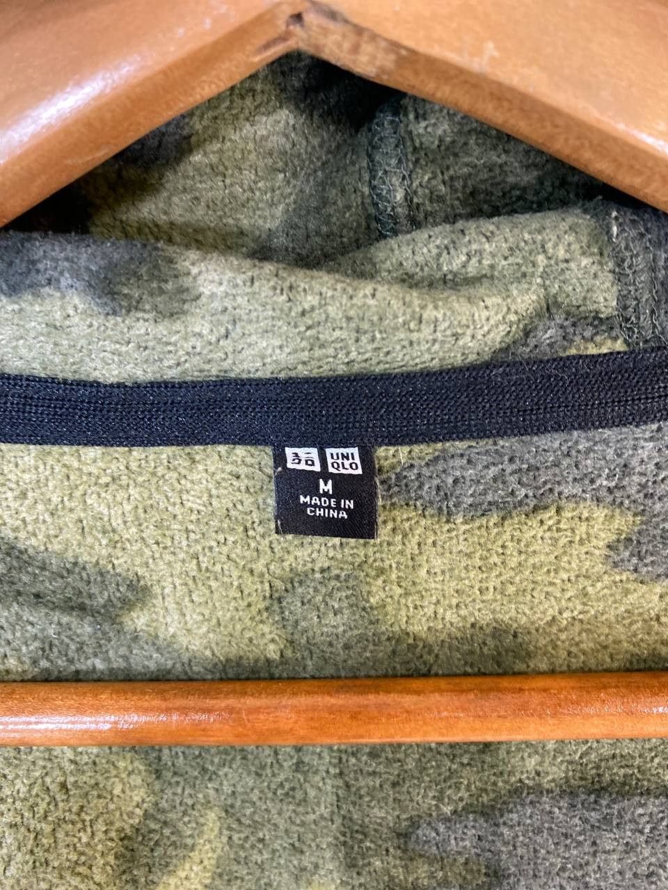 Japanese Brand uniqlo japanese brands camo fleece jacket nice design Size US M / EU 48-50 / 2 - 7 Thumbnail