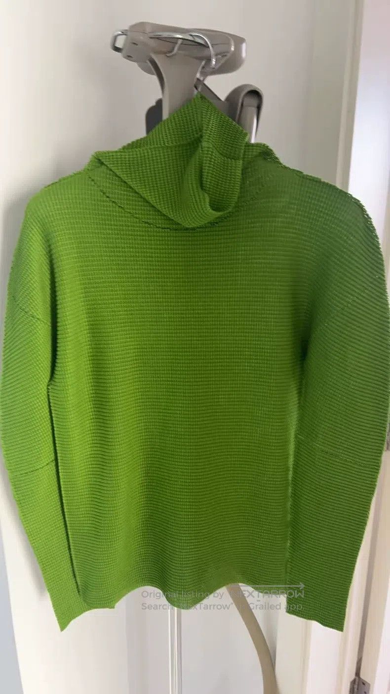 Issey Miyake Issey Miyake size:one size Green Long-Sleeve Top Size XXS / US 00 / IT 34 - 1 Thumbnail