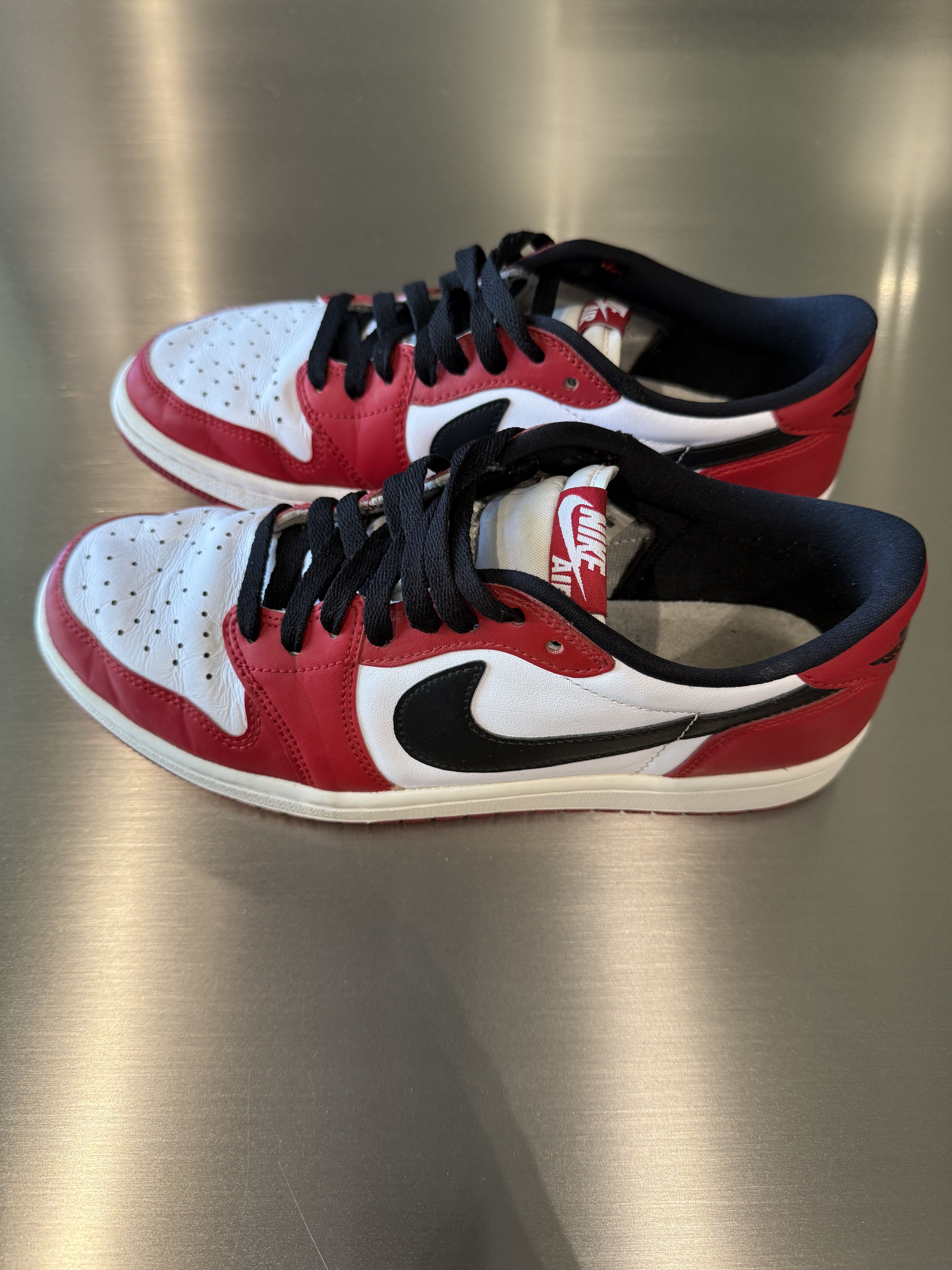 Jordan Brand × Nike 2016 Air Jordan 1 Retro Low OG Chicago Size US 8 / EU 41 - 5 Thumbnail