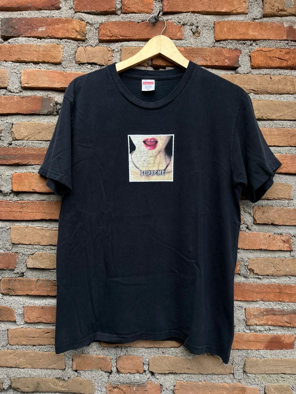 Supreme t shirt for girl on sale