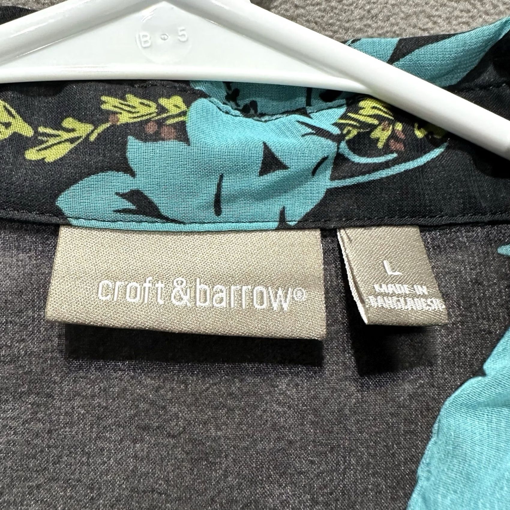 Croft & Barrow Croft and Barrow Shirt Womens Large Black Blue Floral Button Up Polyester EUC Size L / US 10 / IT 46 - 4 Thumbnail