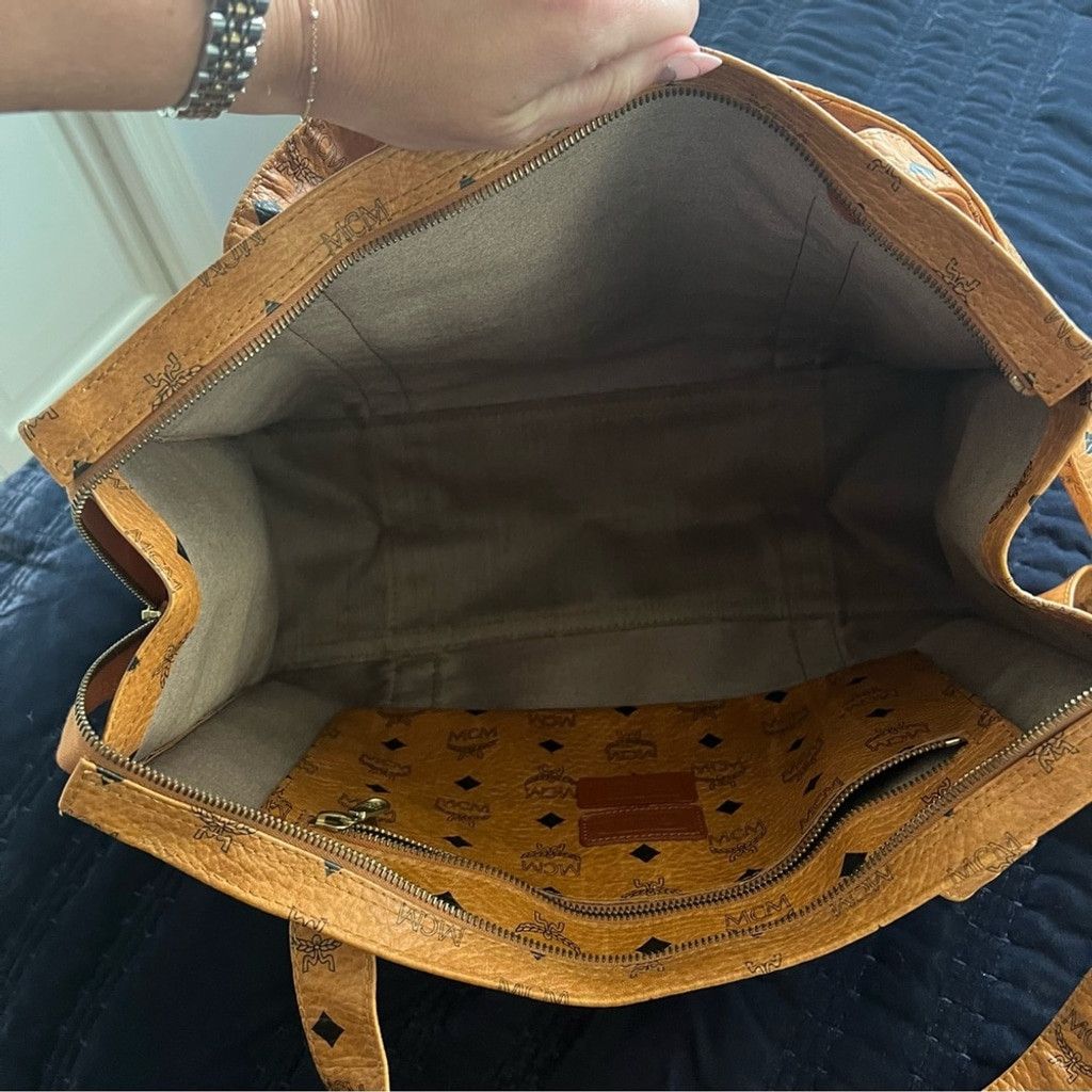 MCM MCM Leather Zippered Tote in Perfect Condition Size ONE SIZE - 7 Thumbnail