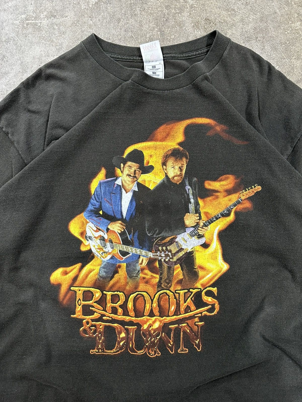 Band Tees Vintage 90s Brooks And Dunn Flames Country Band T-Shirt Size US XXL / EU 58 / 5 - 5 Thumbnail
