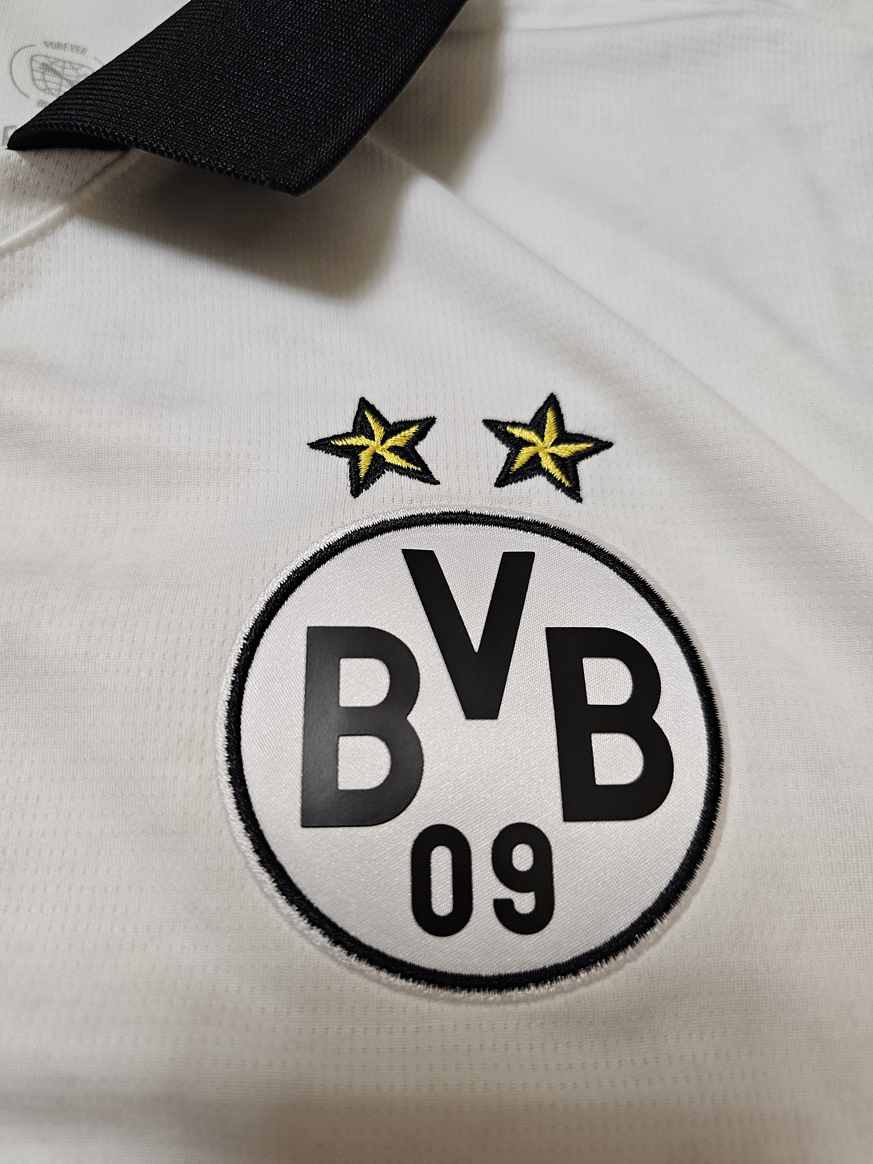 Puma BORUSSIA DORTMUND 2024 2025 THIRD FOOTBALL SOCCER JERSEY Size US M / EU 48-50 / 2 - 4 Thumbnail