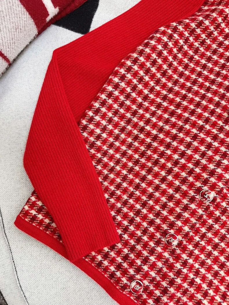 Chanel Ski series red plaid sweater coat