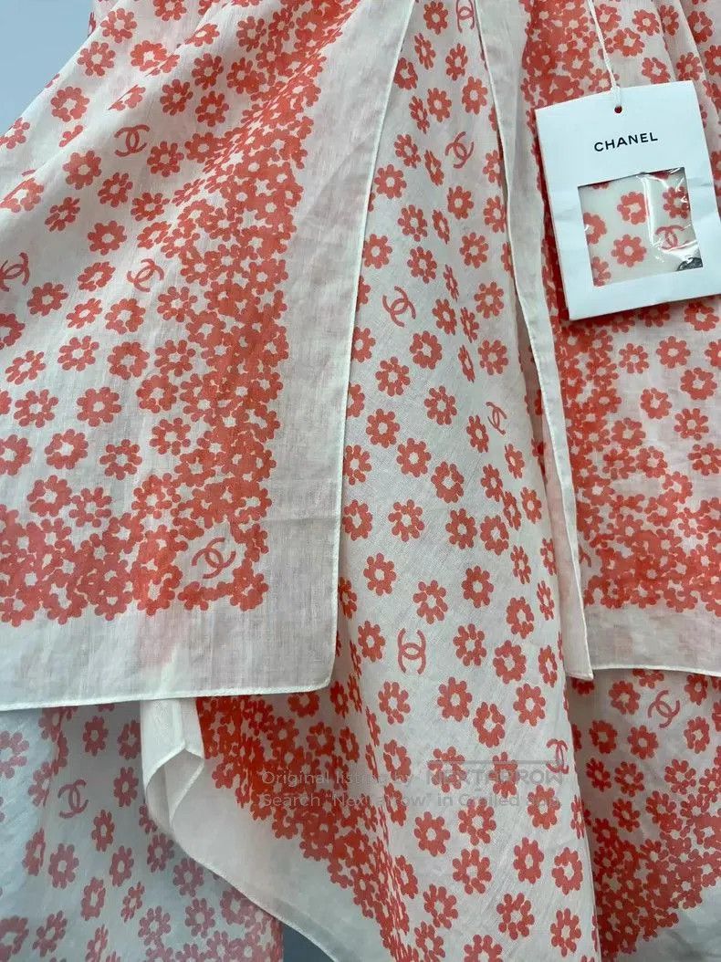 Chanel Pink Daisy Print Skirt.