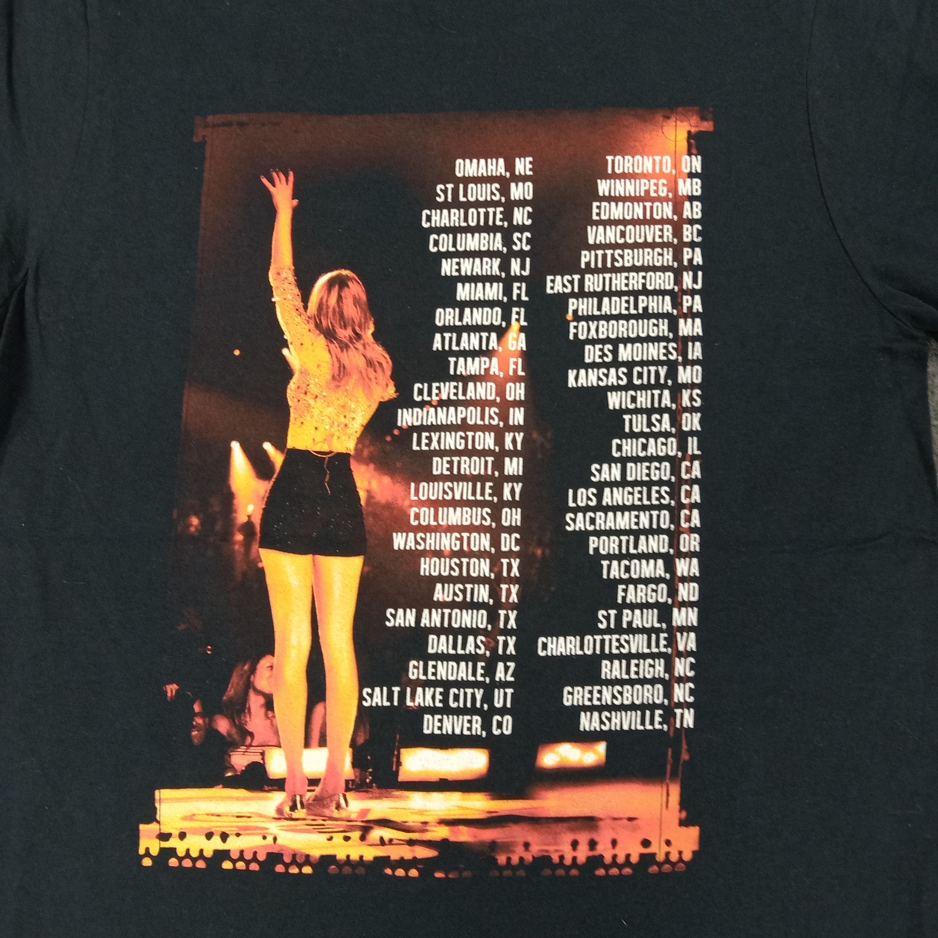Band Tees Taylor Swift The Red Solo Singer Tour Tshirt C259N53 Size US S / EU 44-46 / 1 - 5 Thumbnail