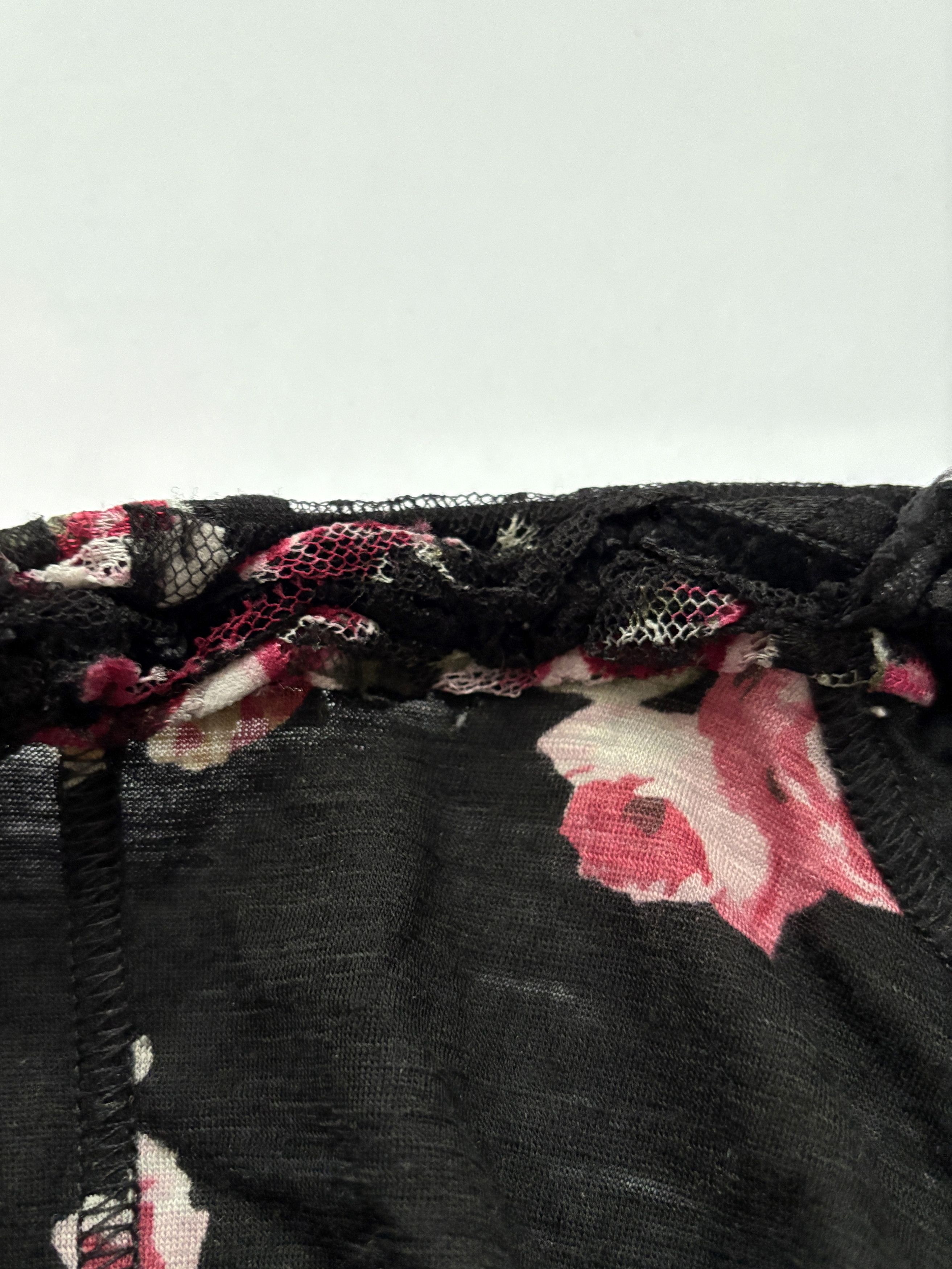 Alexander McQueen ⚡️QUICK SALE⚡️1996 Alexander Mcqueen Black with Roses Blouse Size M / US 6-8 / IT 42-44 - 8 Thumbnail