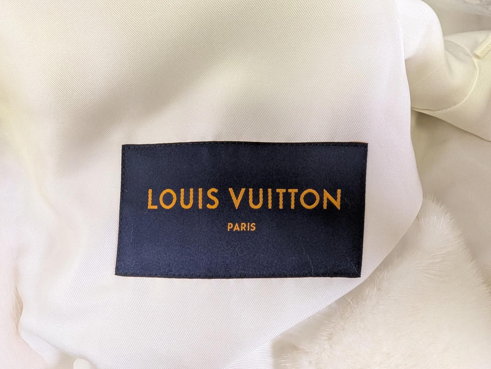 Louis Vuitton Louis Vuitton Mink Hoodie in White Size US XL / EU 56 / 4 - 8 Thumbnail