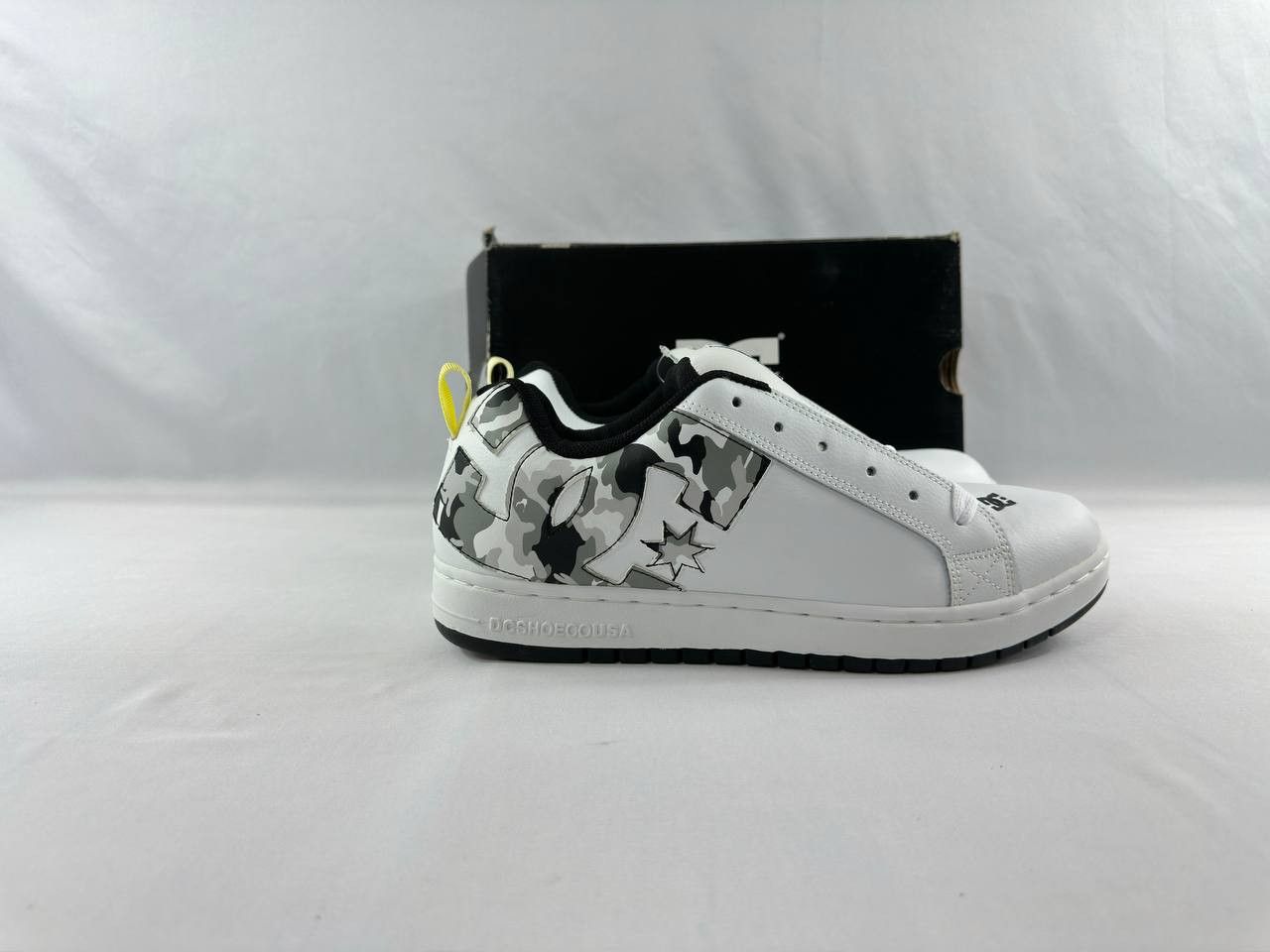DC Vintage DC Court Graffik 2006 Y2K Skate Shoes | Grailed