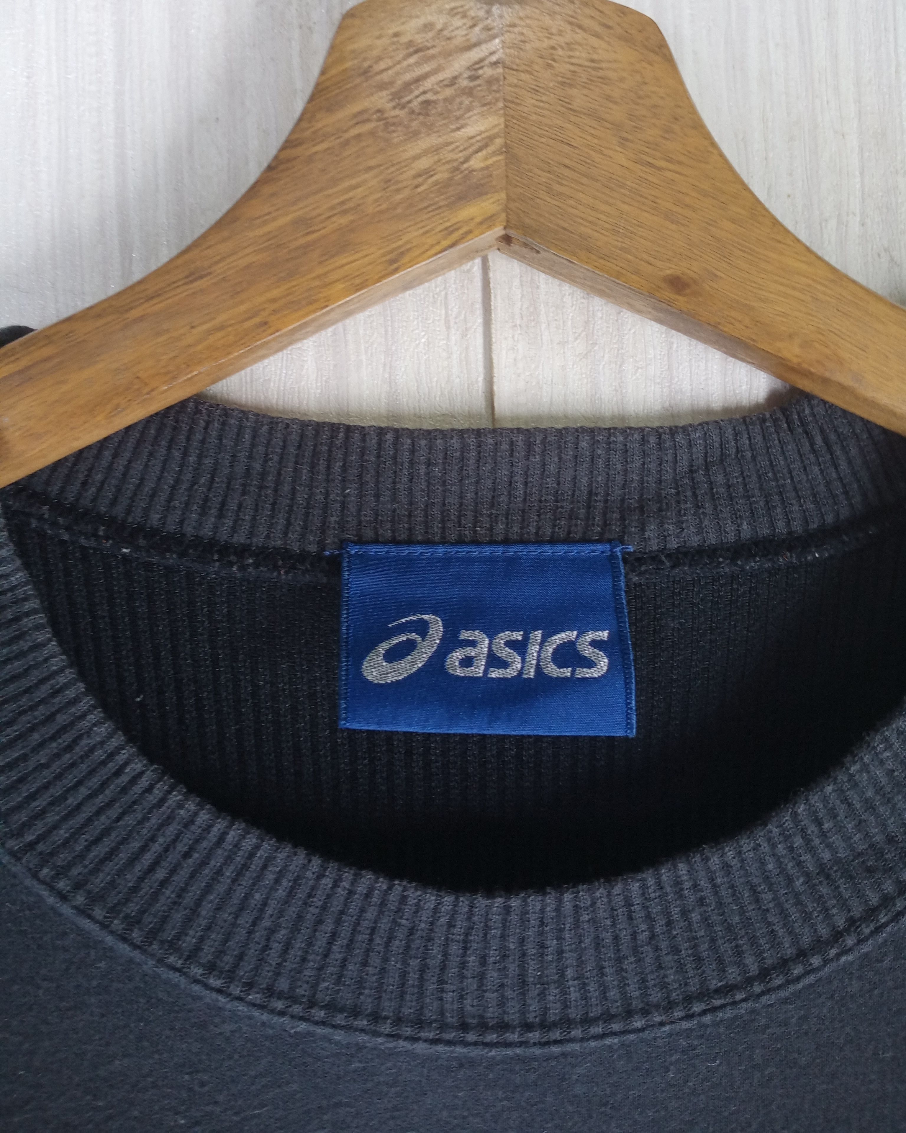 Asics Rare Vintage 90s Asics Small Logo Crewneck Sweatshirt Size US M / EU 48-50 / 2 - 5 Thumbnail