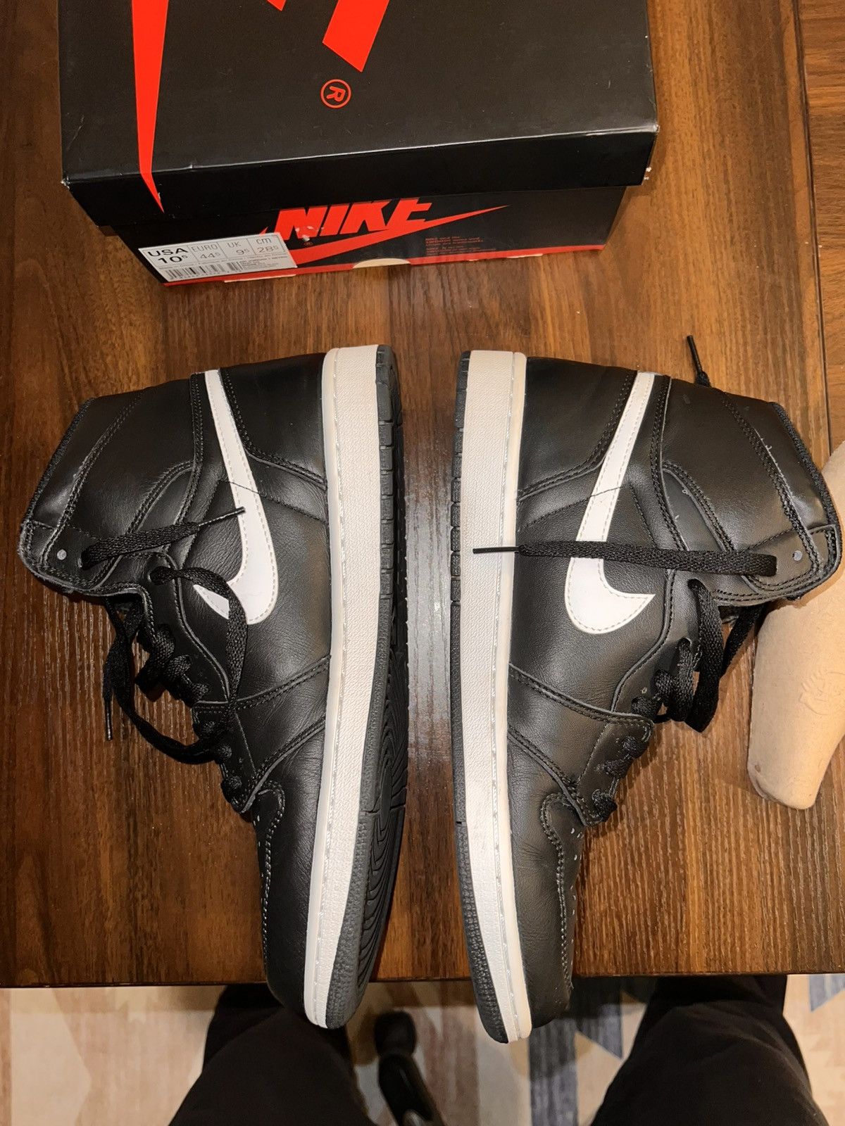 Nike Air Jordan 1 retro High OG “ yin yang” Size US 10.5 / EU 43-44 - 16 Thumbnail
